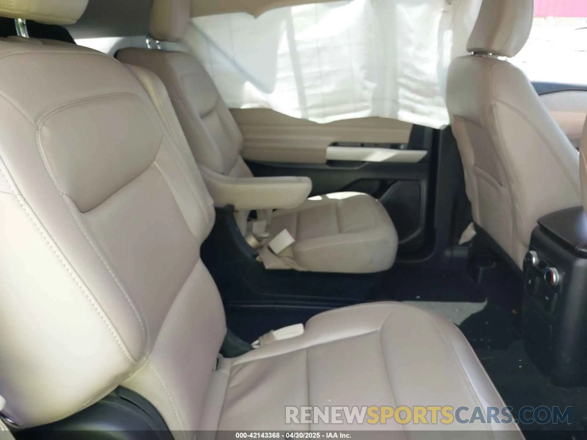 8 Photograph of a damaged car 1FMSK7DHXNGC30814 FORD EXPLORER 2022
