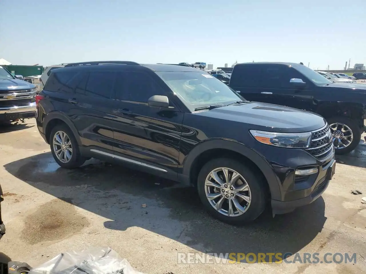 4 Photograph of a damaged car 1FMSK7DHXNGC43658 FORD EXPLORER 2022