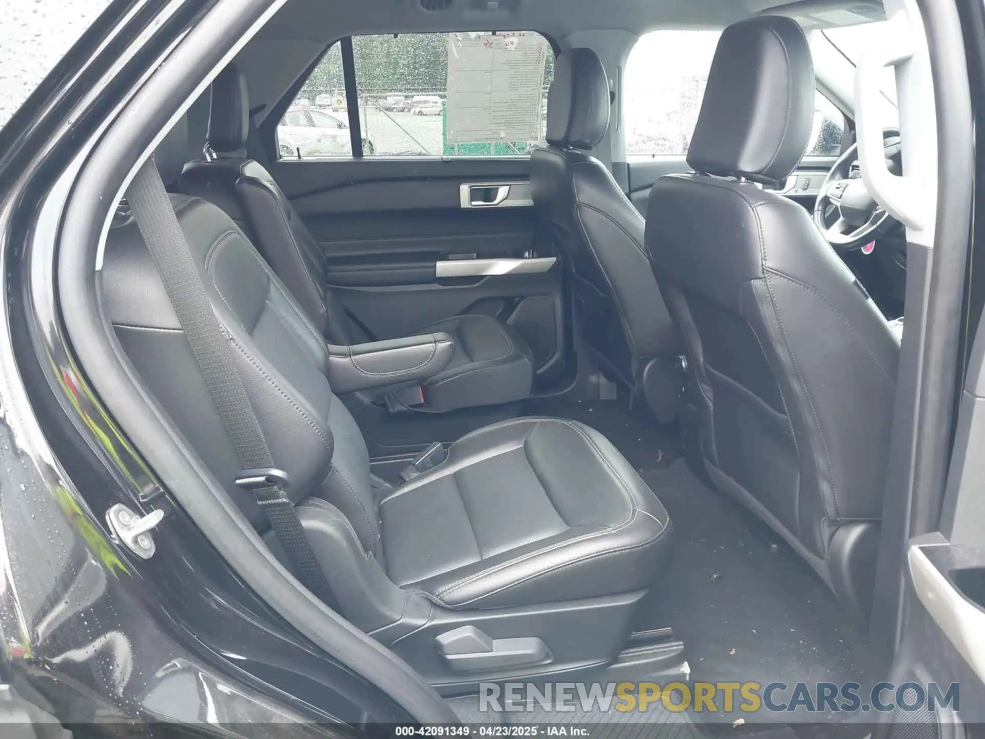 8 Photograph of a damaged car 1FMSK7FH0NGA30831 FORD EXPLORER 2022