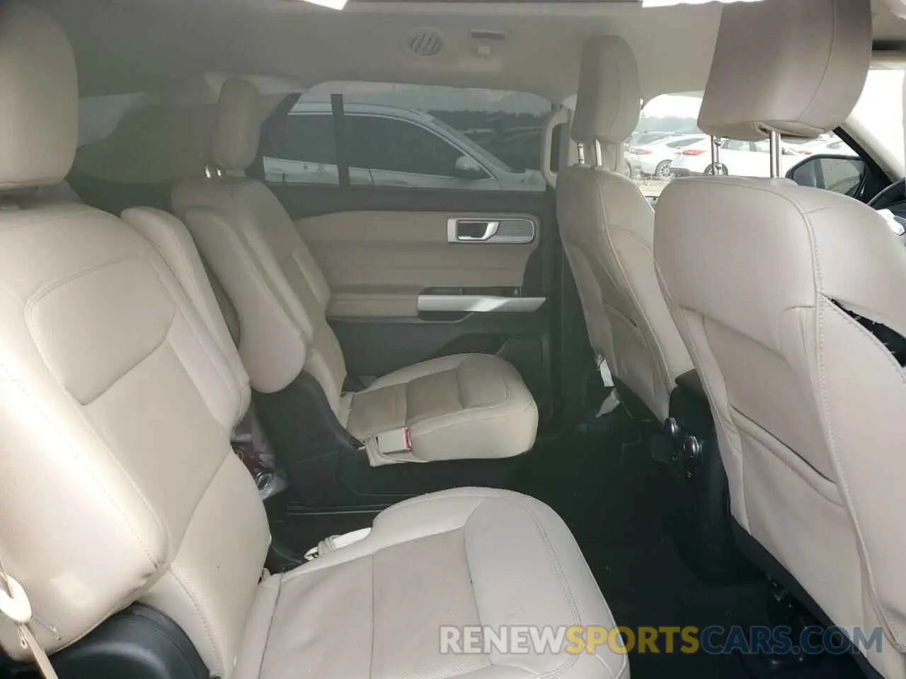 11 Photograph of a damaged car 1FMSK7FH2NGA20267 FORD EXPLORER 2022