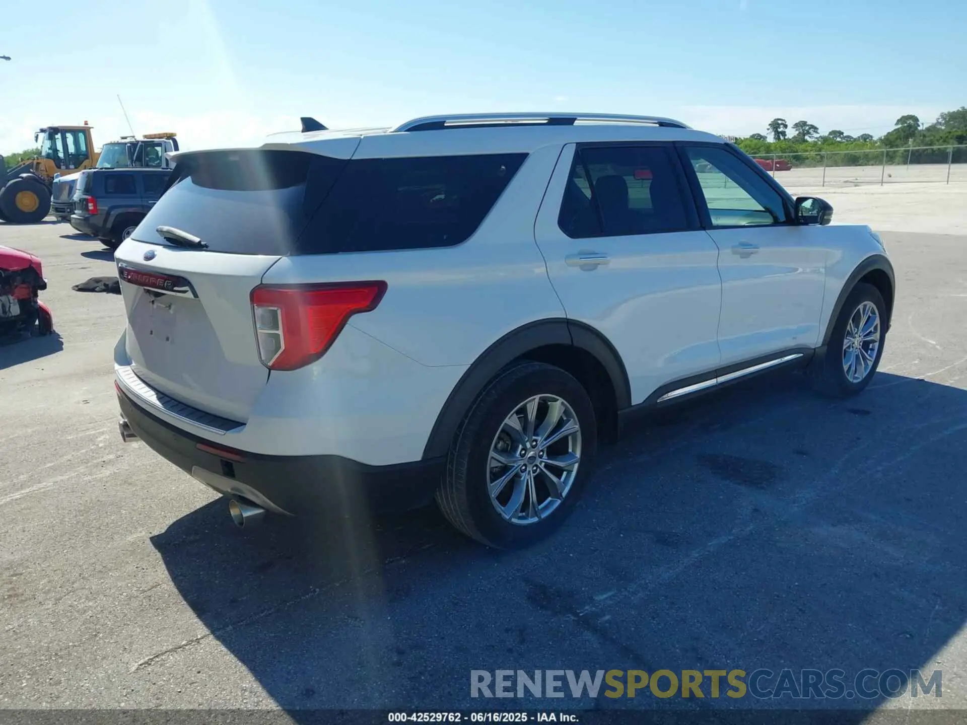4 Photograph of a damaged car 1FMSK7FH3NGA55853 FORD EXPLORER 2022
