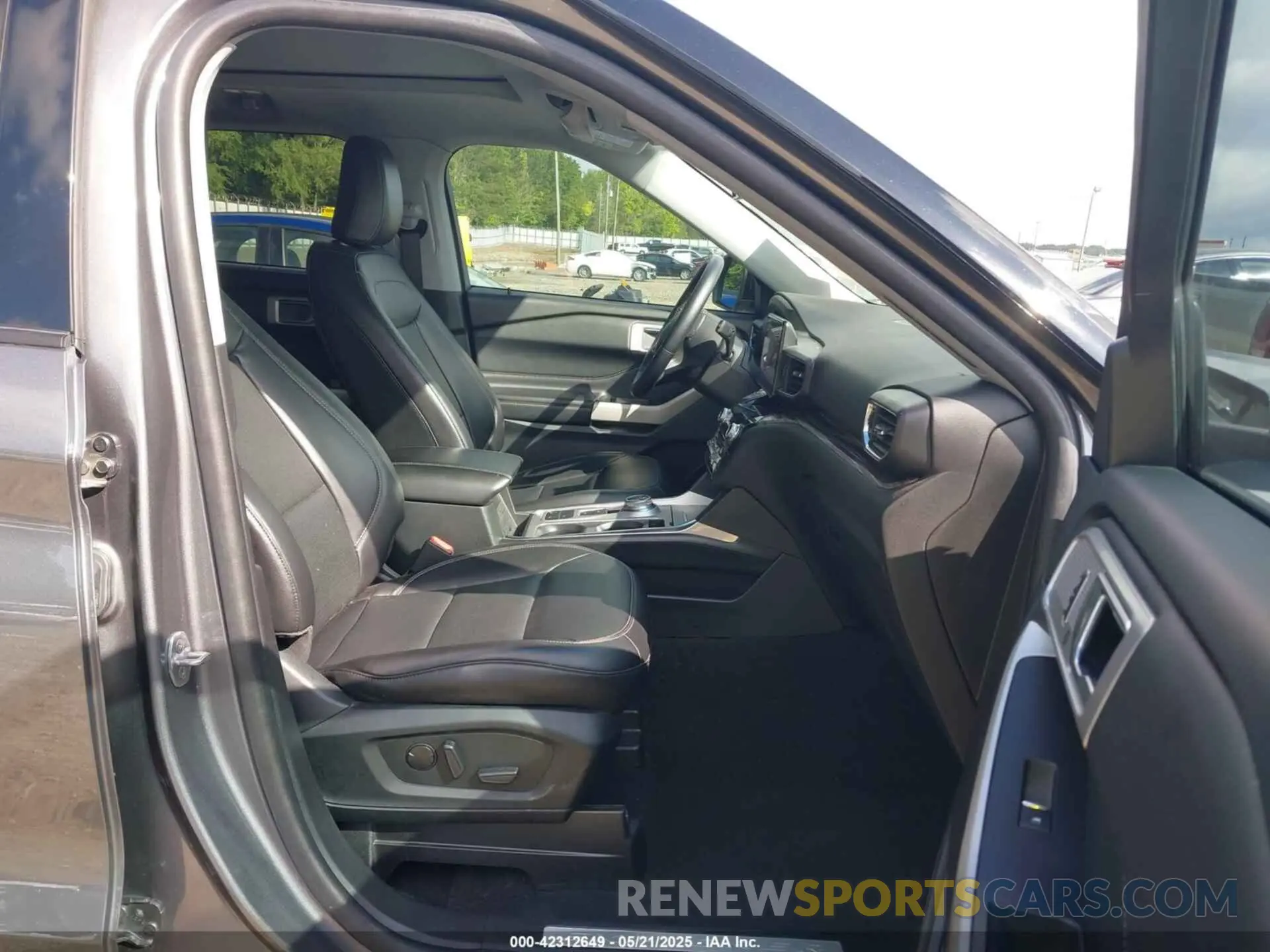 5 Photograph of a damaged car 1FMSK7FH4NGA90188 FORD EXPLORER 2022