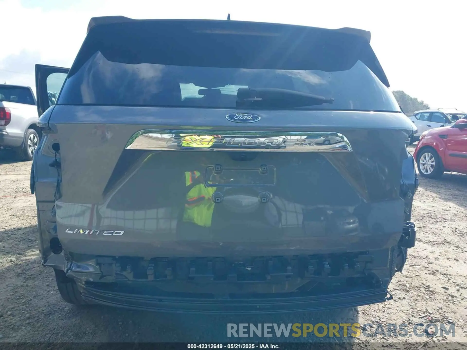 6 Photograph of a damaged car 1FMSK7FH4NGA90188 FORD EXPLORER 2022