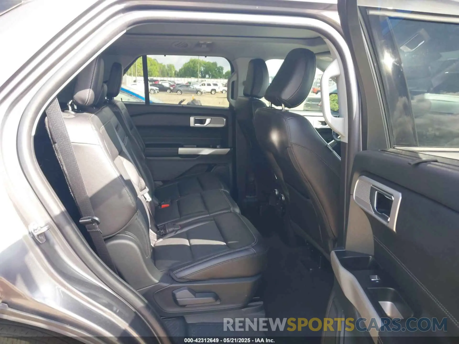 8 Photograph of a damaged car 1FMSK7FH4NGA90188 FORD EXPLORER 2022
