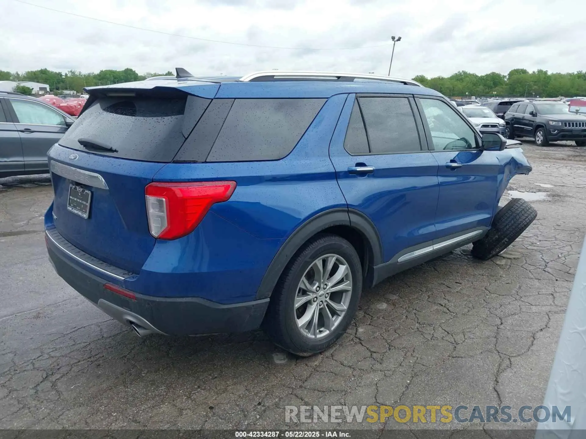 4 Photograph of a damaged car 1FMSK7FH4NGB05630 FORD EXPLORER 2022