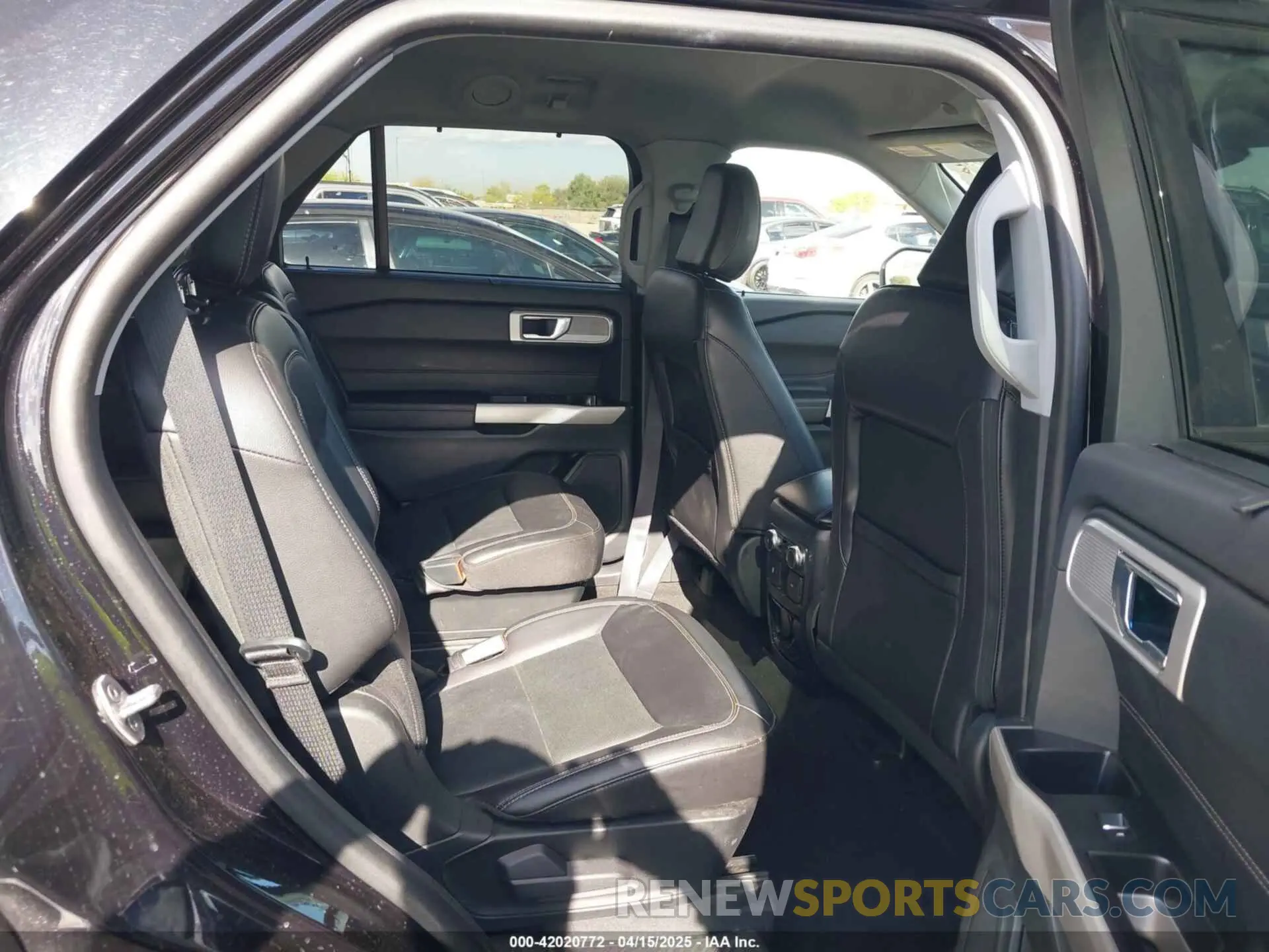 8 Photograph of a damaged car 1FMSK7FH5NGA89311 FORD EXPLORER 2022
