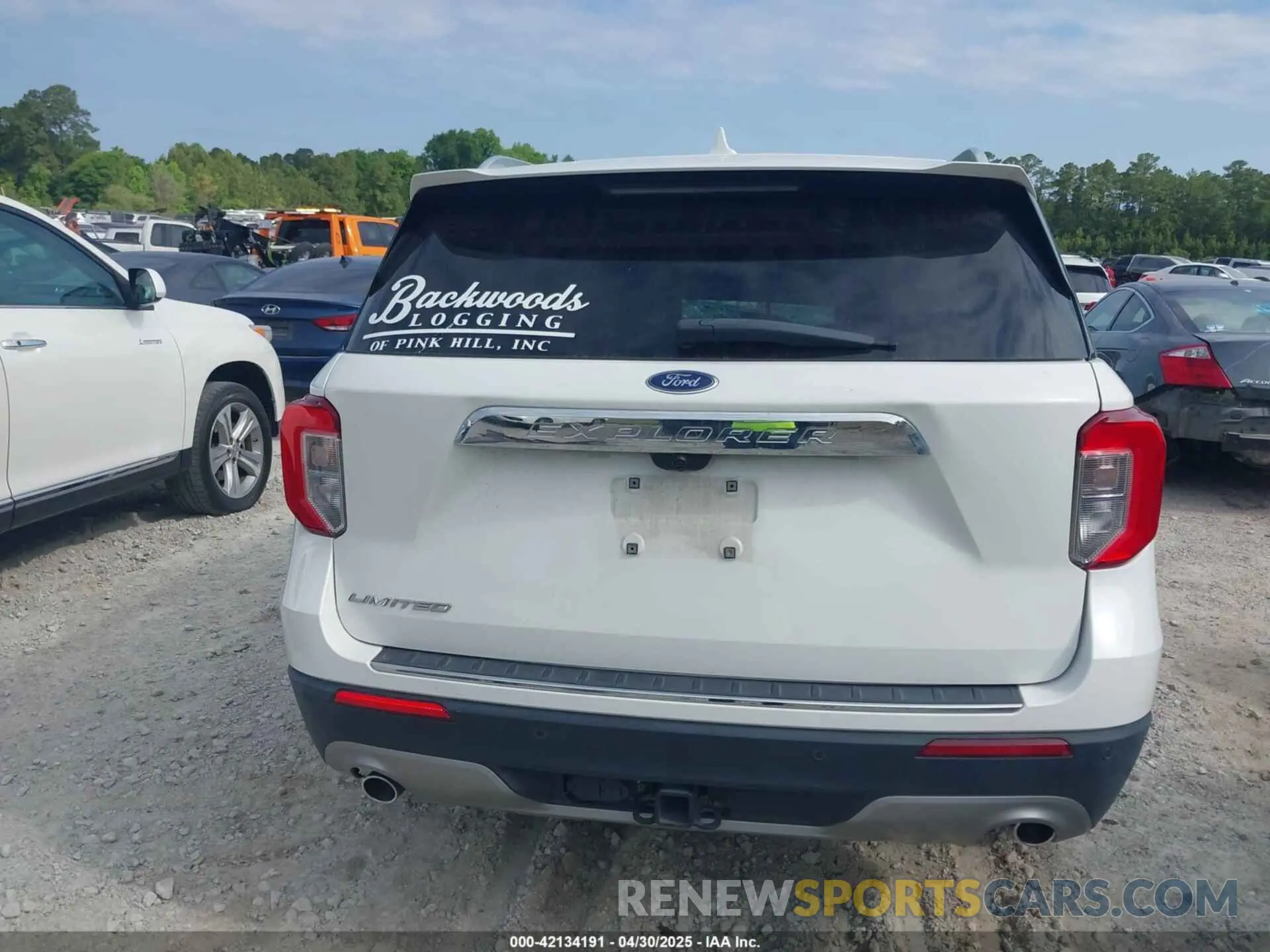 16 Photograph of a damaged car 1FMSK7FH8NGA65164 FORD EXPLORER 2022