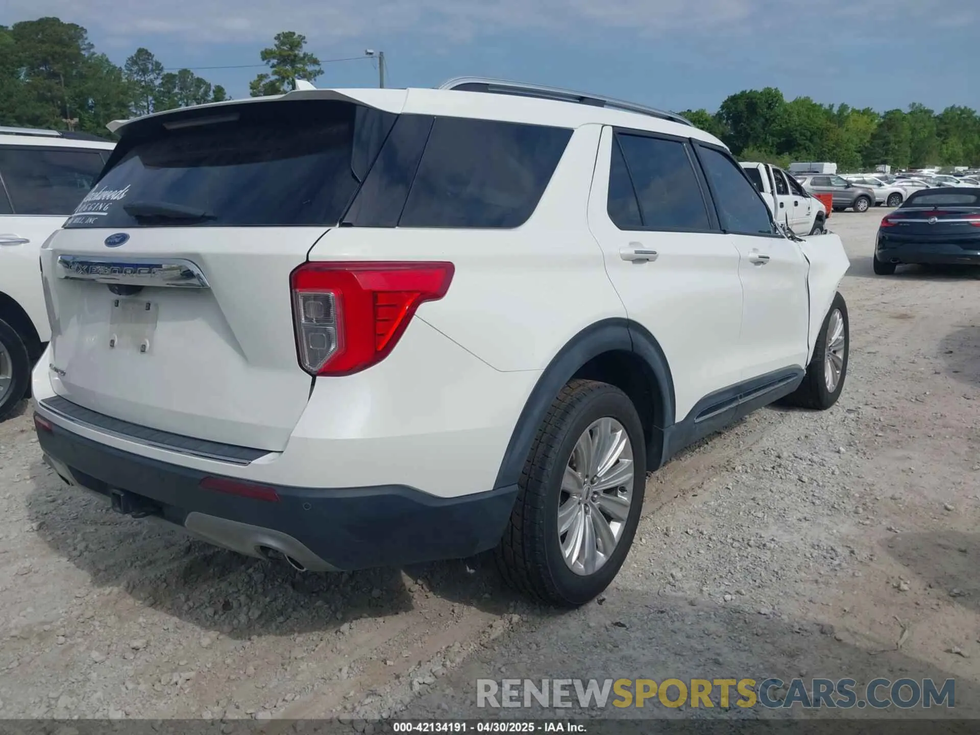 4 Photograph of a damaged car 1FMSK7FH8NGA65164 FORD EXPLORER 2022