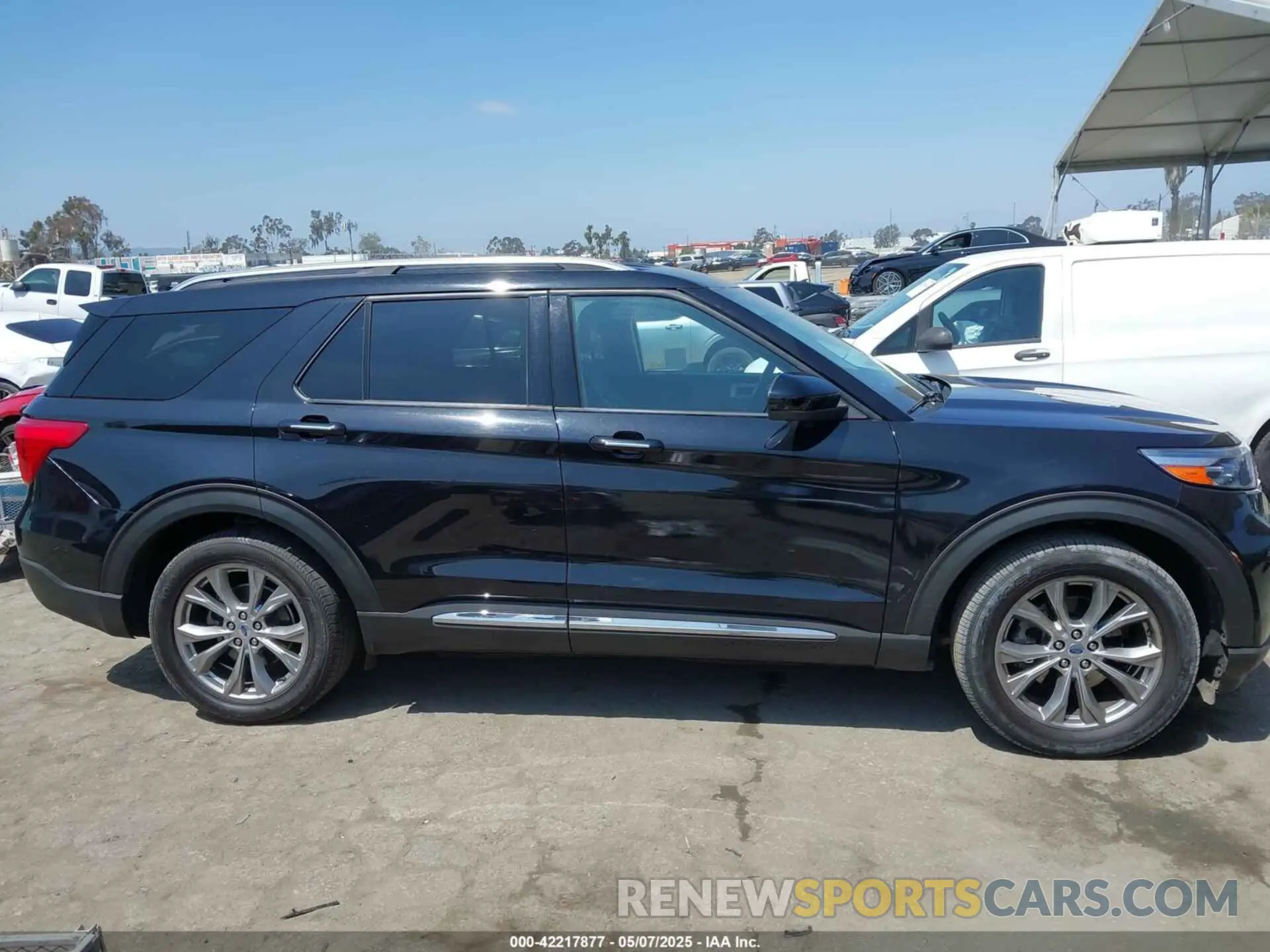 13 Photograph of a damaged car 1FMSK7FHXNGB19421 FORD EXPLORER 2022
