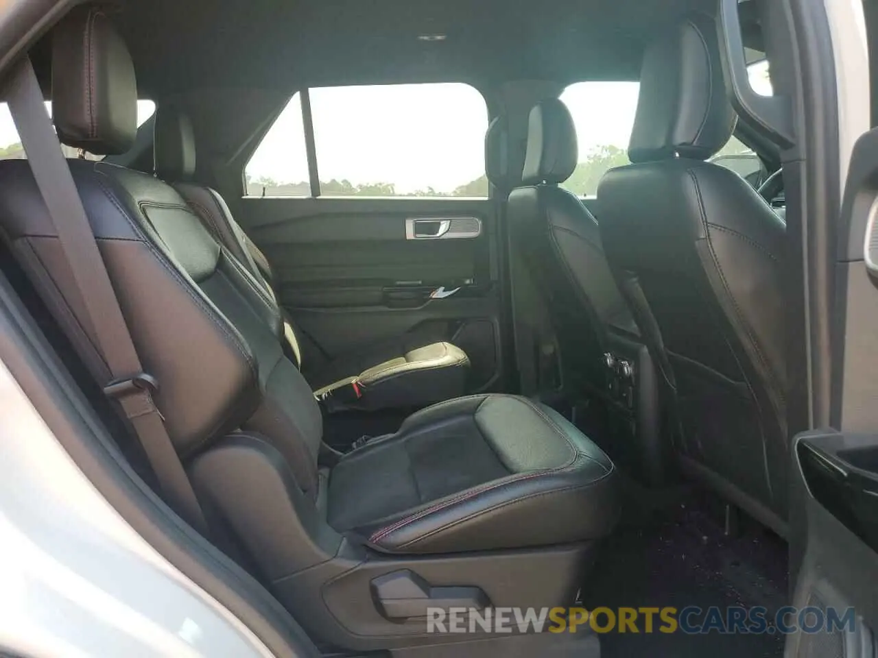 11 Photograph of a damaged car 1FMSK7KH3NGA27721 FORD EXPLORER 2022