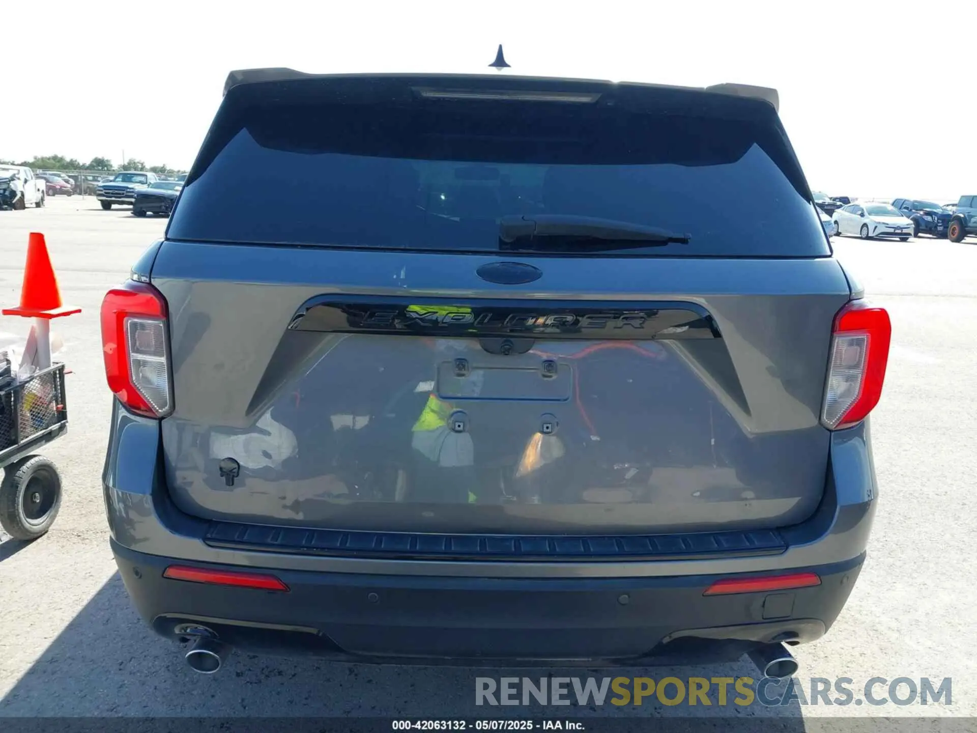 16 Photograph of a damaged car 1FMSK7KH7NGB61924 FORD EXPLORER 2022