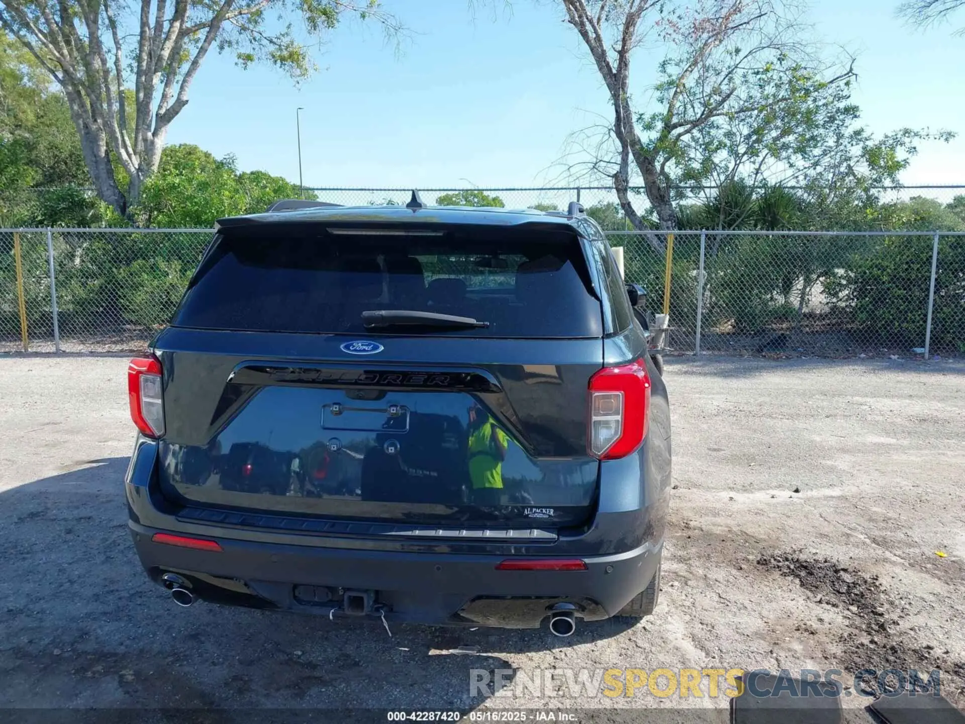 17 Photograph of a damaged car 1FMSK7KH9NGB68860 FORD EXPLORER 2022