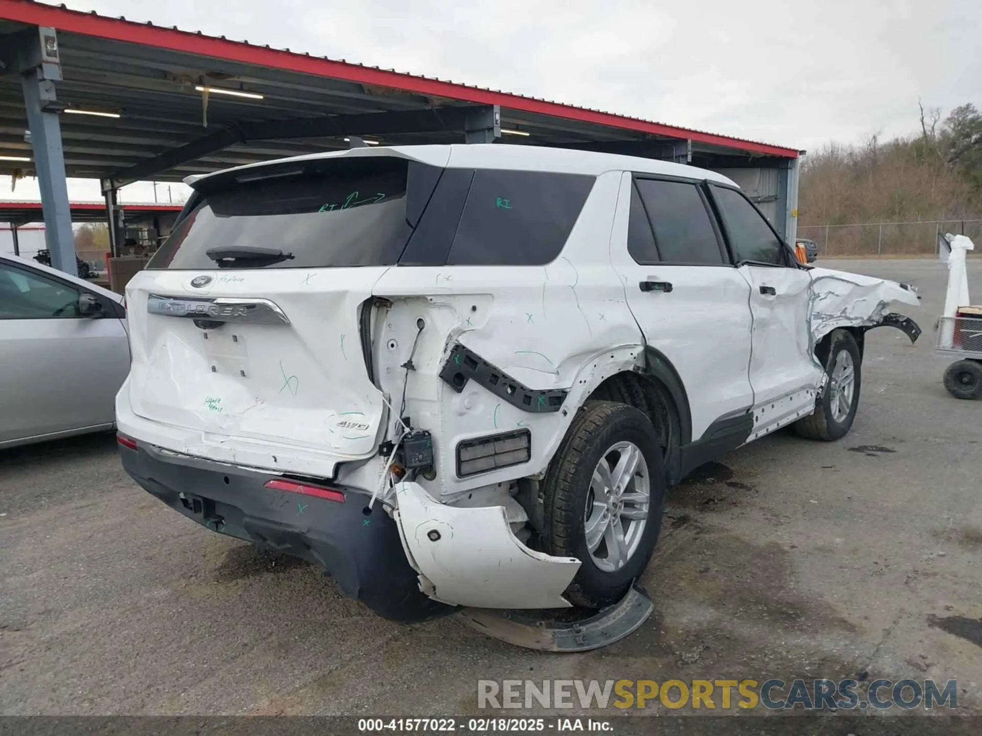 4 Photograph of a damaged car 1FMSK8BB8NGA06672 FORD EXPLORER 2022