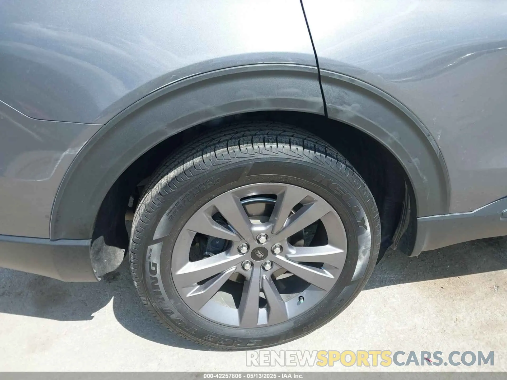 19 Photograph of a damaged car 1FMSK8BH2NGA59887 FORD EXPLORER 2022
