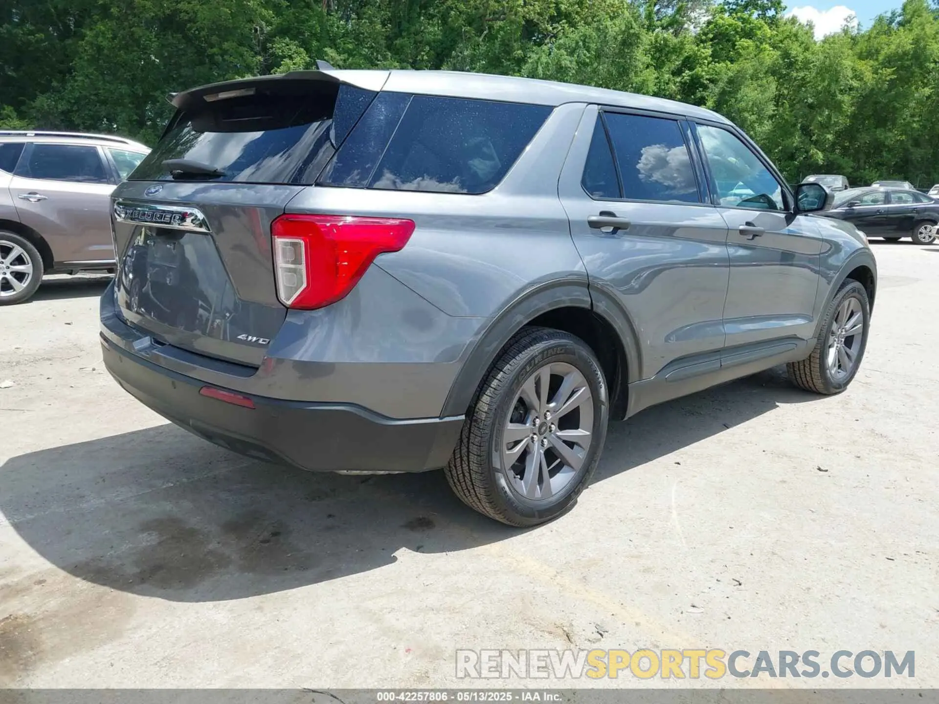 4 Photograph of a damaged car 1FMSK8BH2NGA59887 FORD EXPLORER 2022