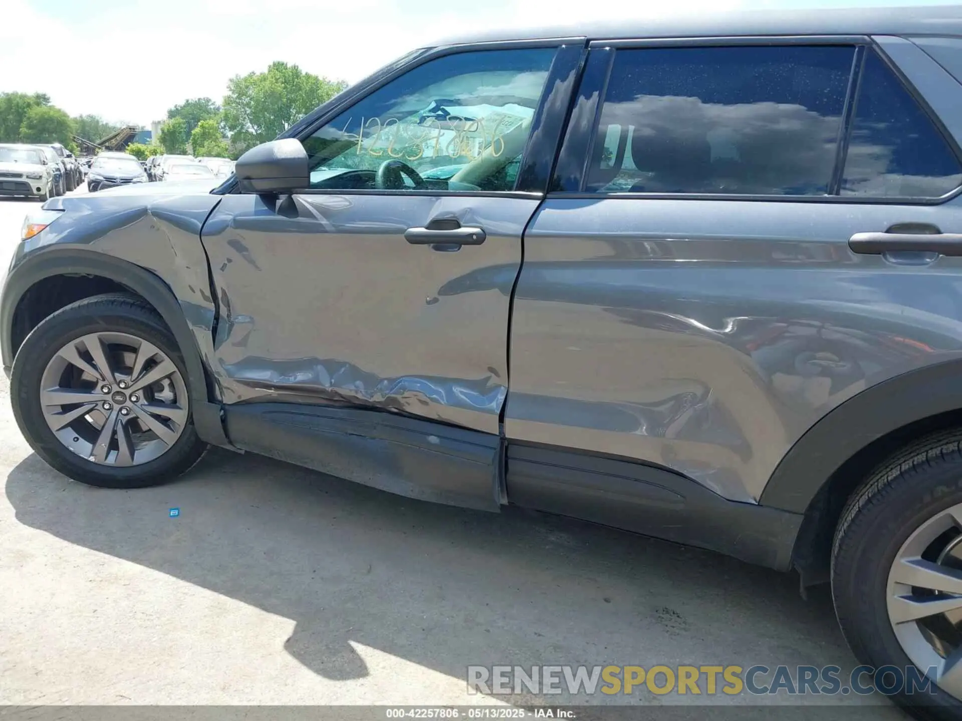 6 Photograph of a damaged car 1FMSK8BH2NGA59887 FORD EXPLORER 2022