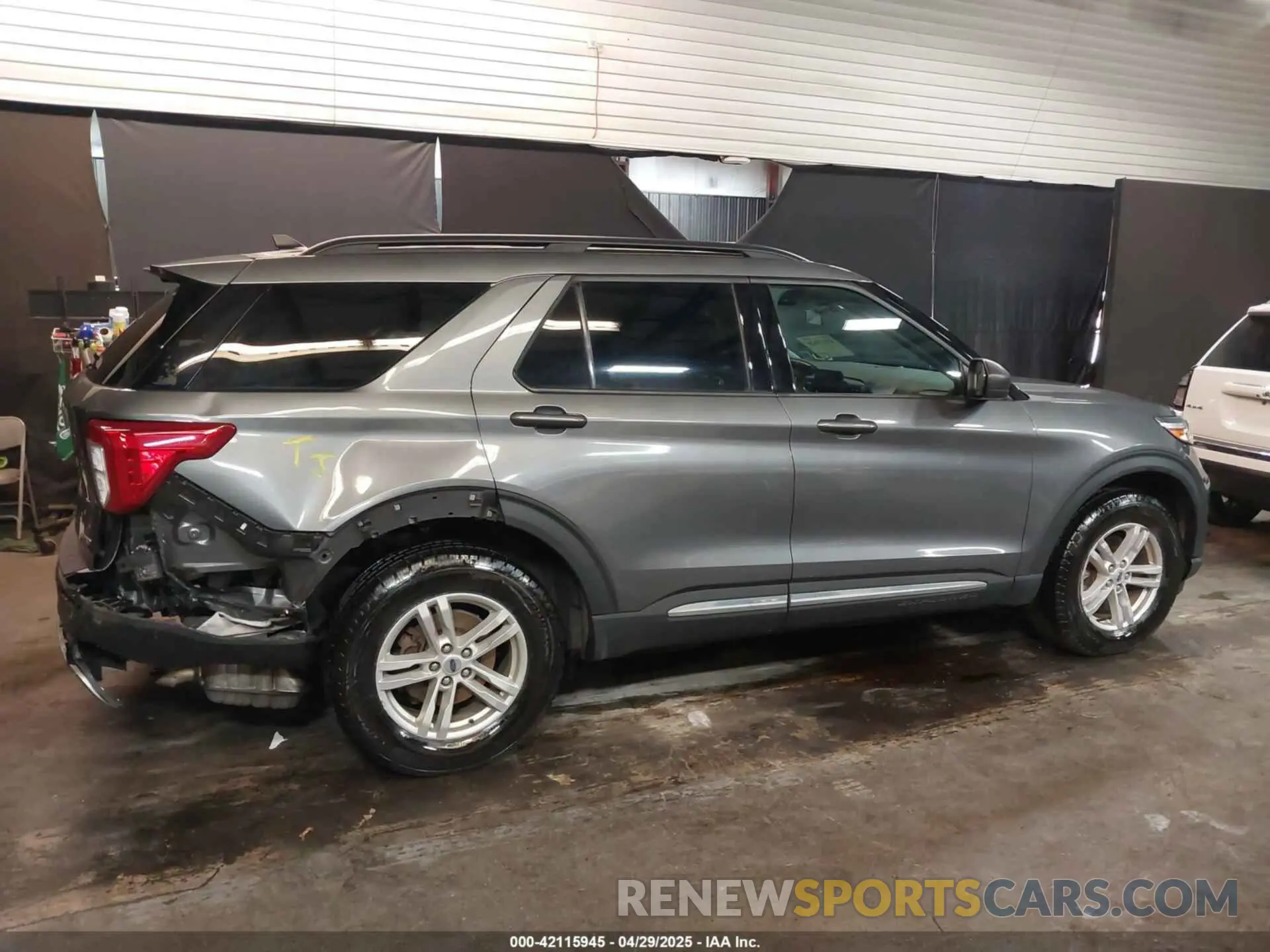 13 Photograph of a damaged car 1FMSK8DH1NGC17374 FORD EXPLORER 2022