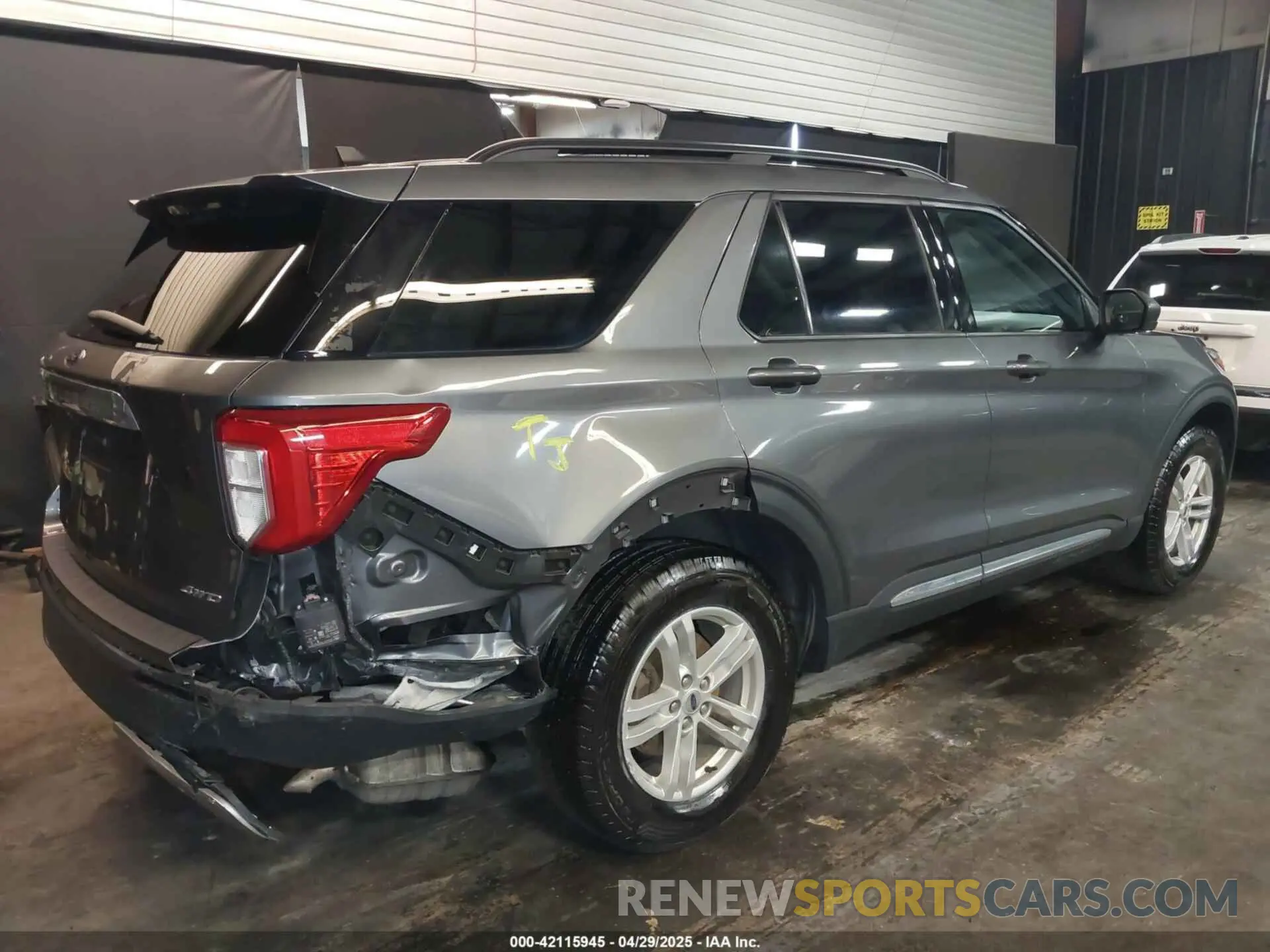 6 Photograph of a damaged car 1FMSK8DH1NGC17374 FORD EXPLORER 2022