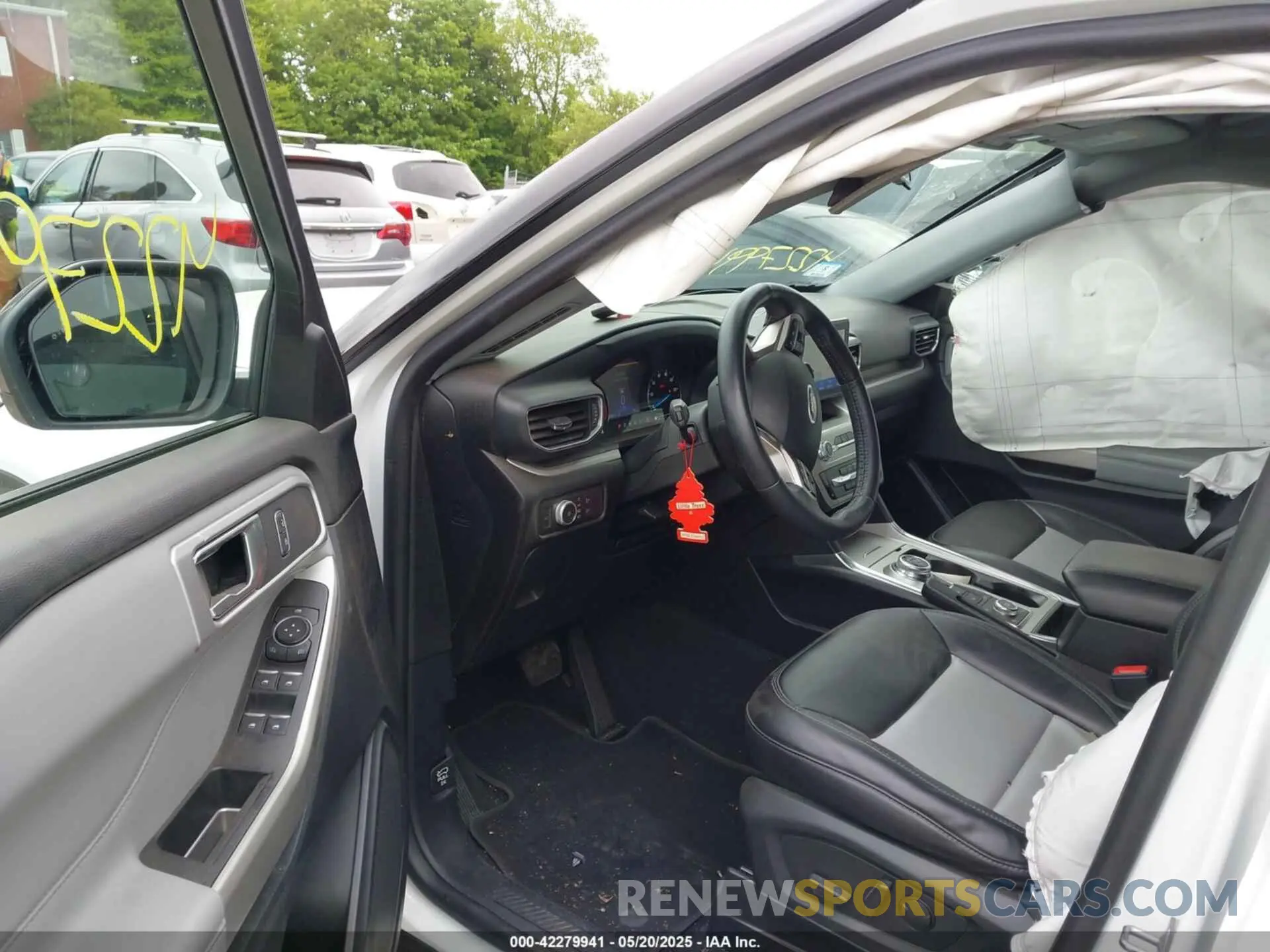 5 Photograph of a damaged car 1FMSK8DH2NGA54640 FORD EXPLORER 2022