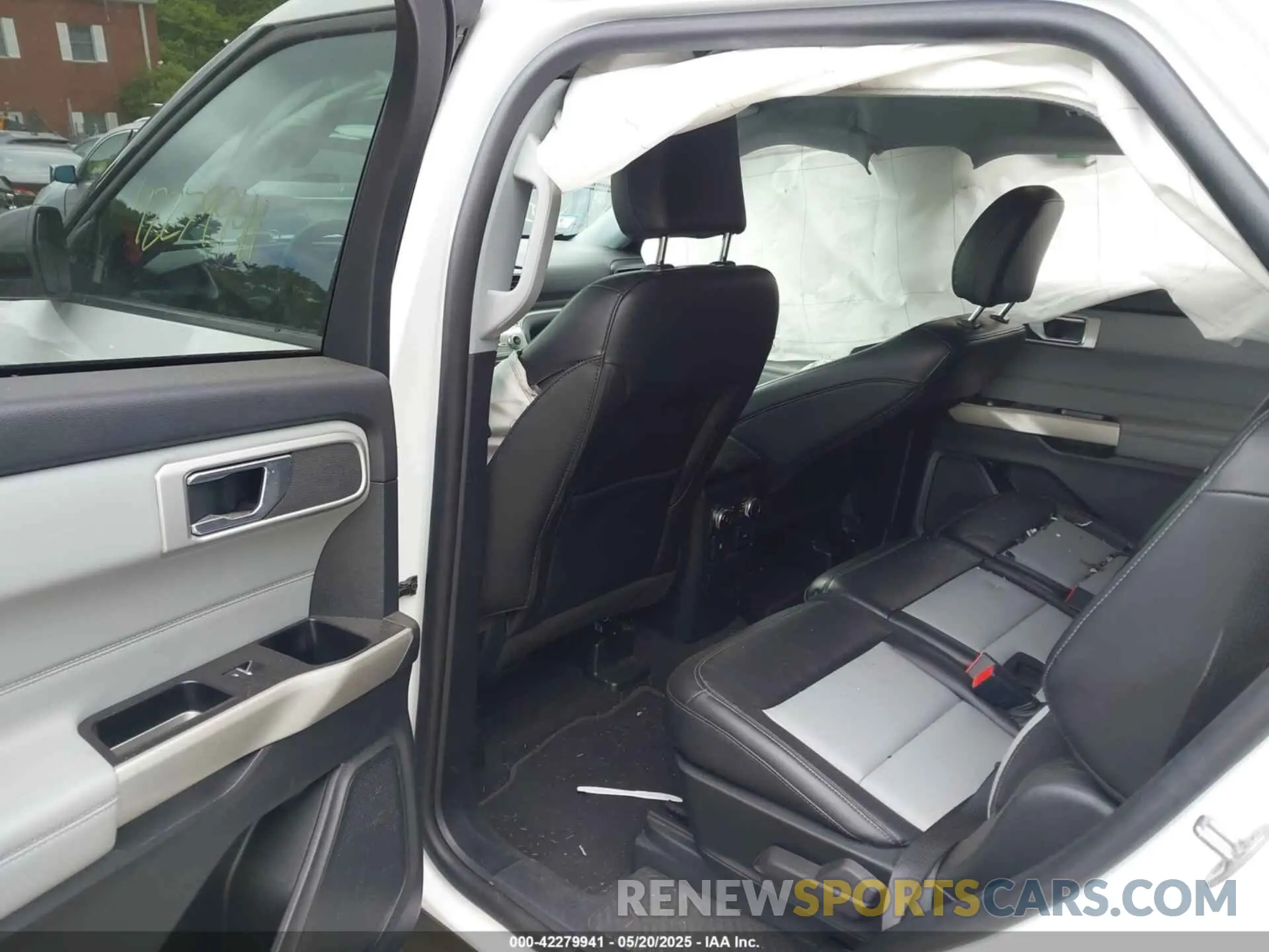8 Photograph of a damaged car 1FMSK8DH2NGA54640 FORD EXPLORER 2022