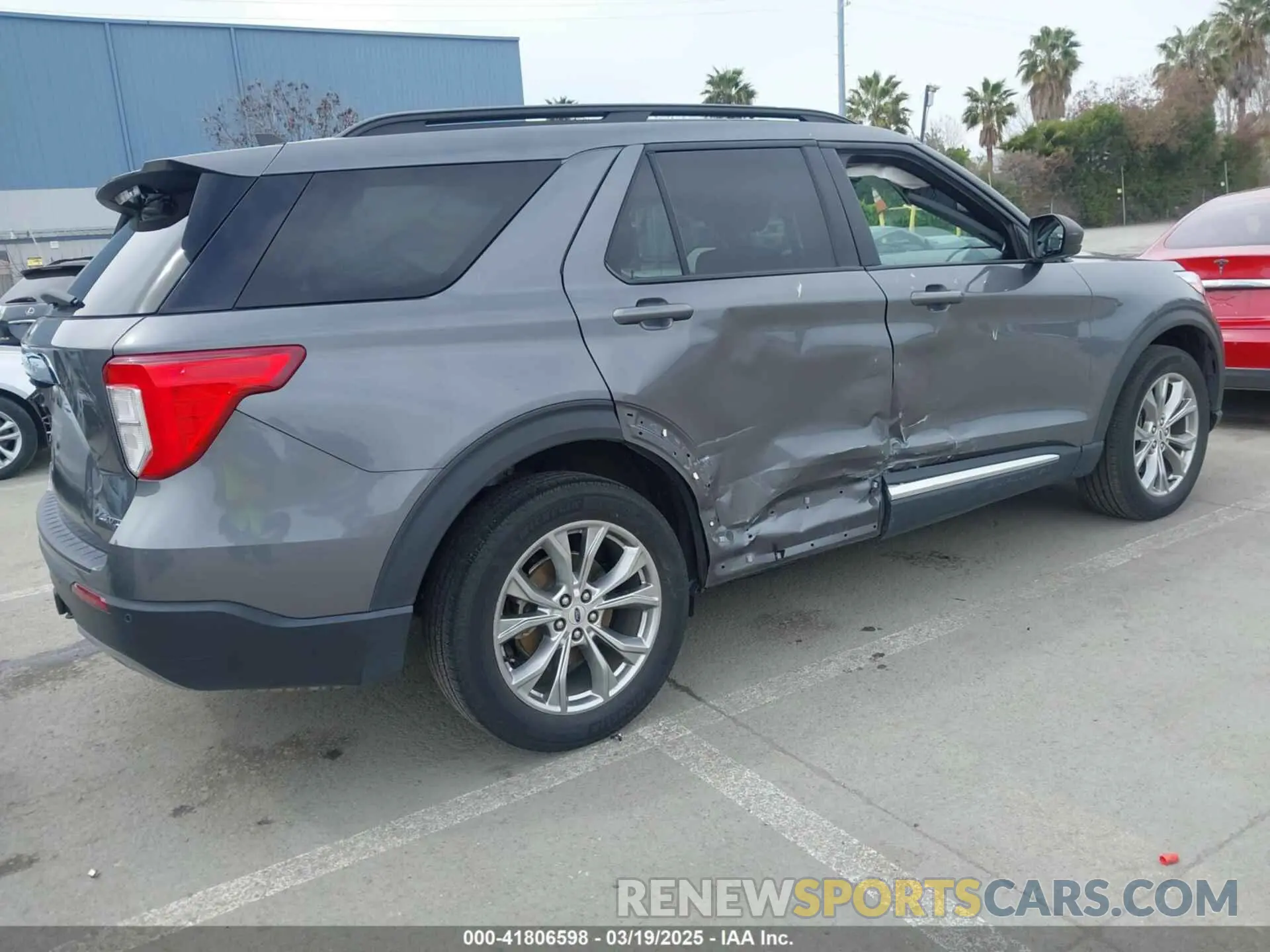 4 Photograph of a damaged car 1FMSK8DH3NGA72502 FORD EXPLORER 2022