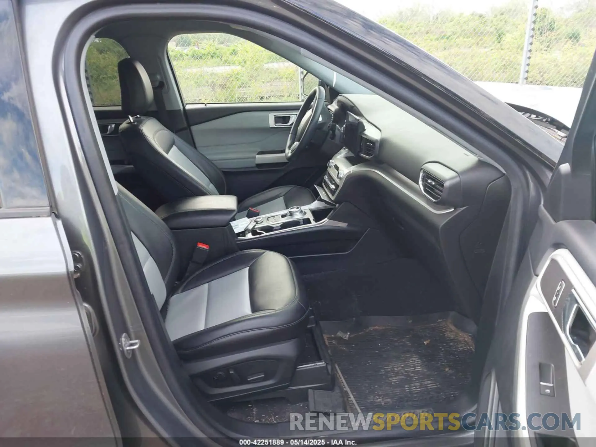 5 Photograph of a damaged car 1FMSK8DH3NGA98100 FORD EXPLORER 2022
