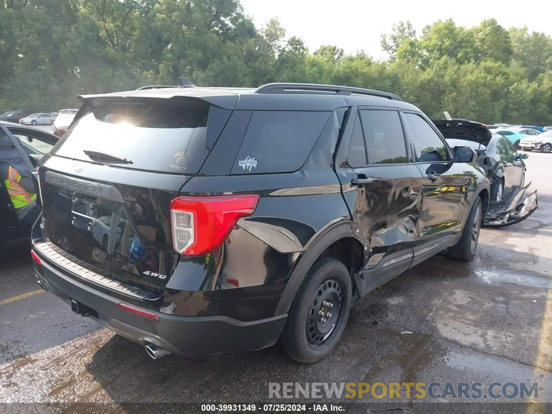 4 Photograph of a damaged car 1FMSK8DH3NGB26882 FORD EXPLORER 2022