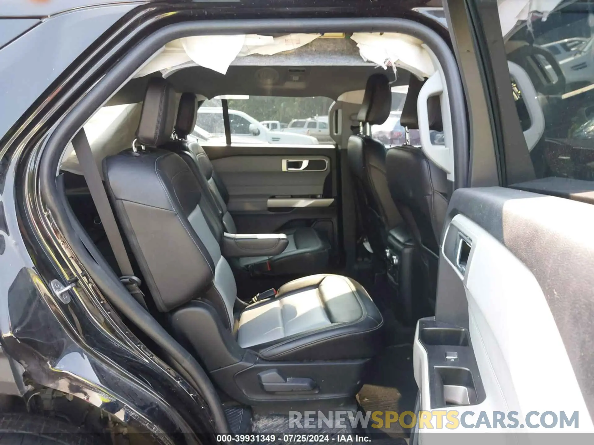 8 Photograph of a damaged car 1FMSK8DH3NGB26882 FORD EXPLORER 2022