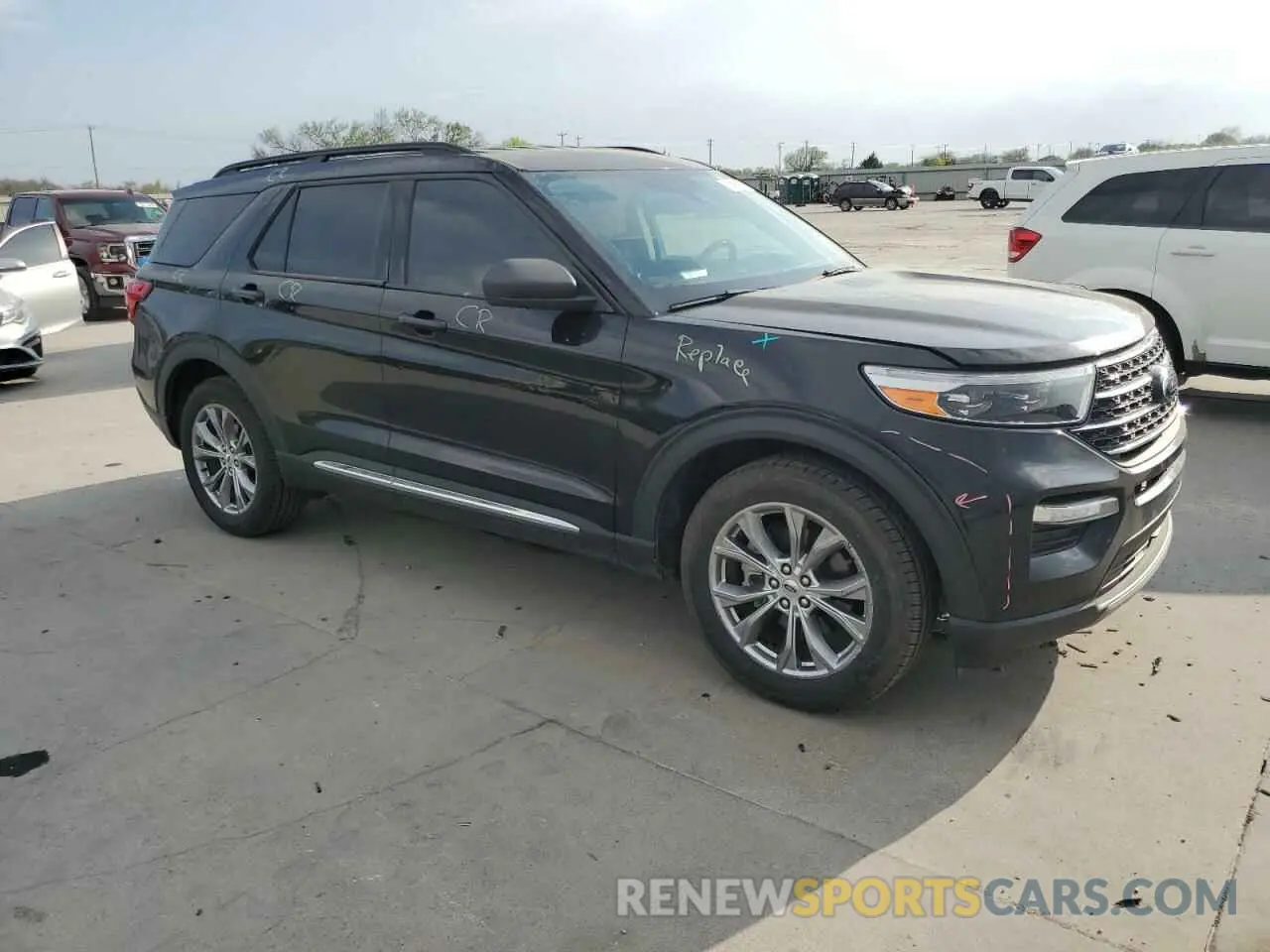 4 Photograph of a damaged car 1FMSK8DH4NGA12826 FORD EXPLORER 2022