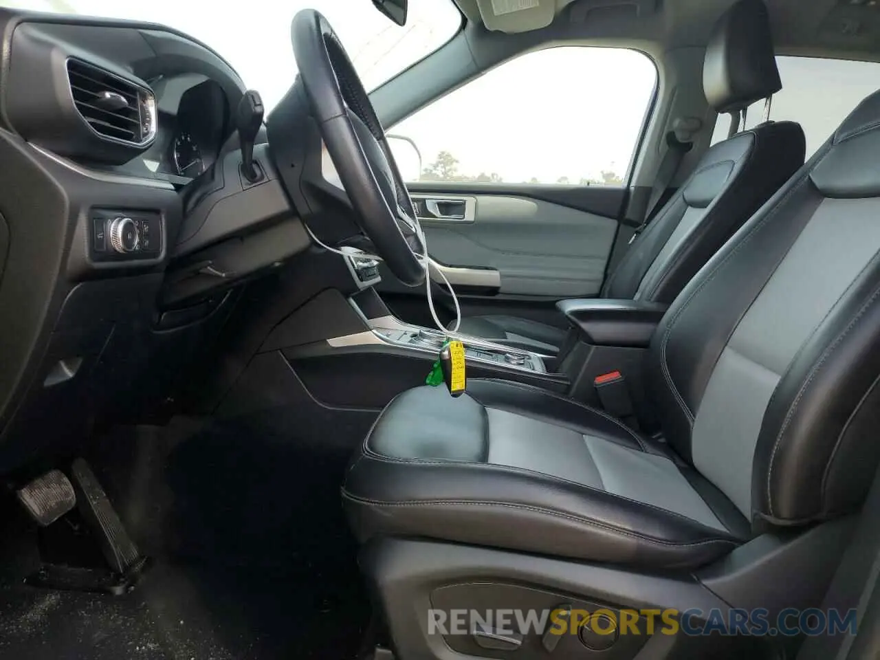 7 Photograph of a damaged car 1FMSK8DH4NGA38892 FORD EXPLORER 2022