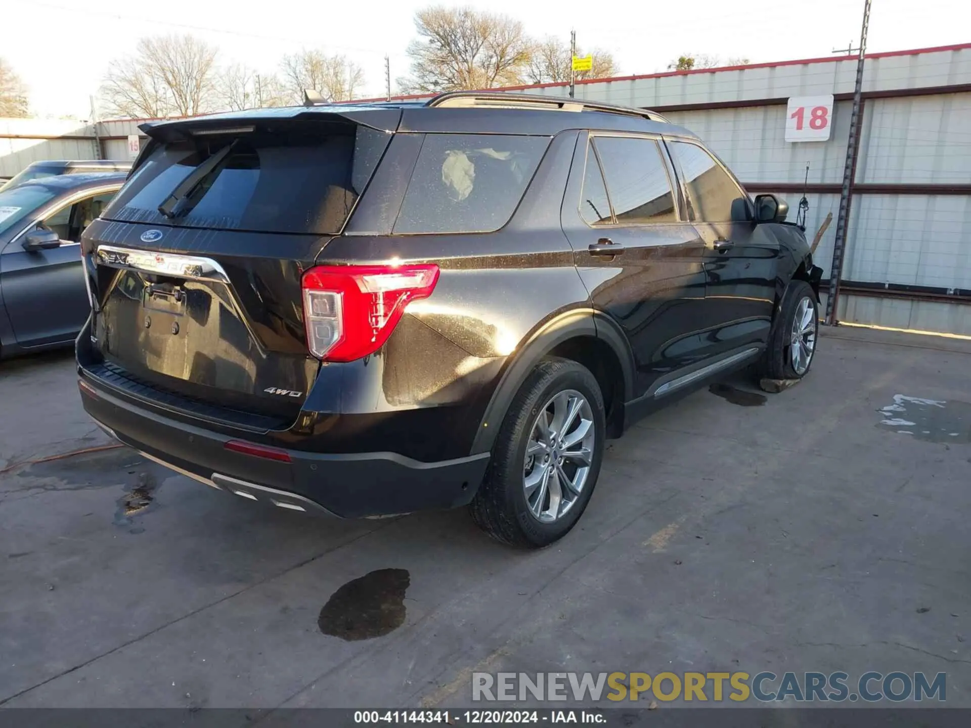 4 Photograph of a damaged car 1FMSK8DH4NGA59581 FORD EXPLORER 2022