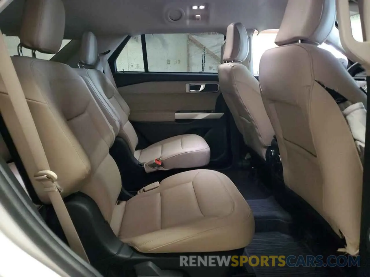 11 Photograph of a damaged car 1FMSK8DH4NGB74522 FORD EXPLORER 2022