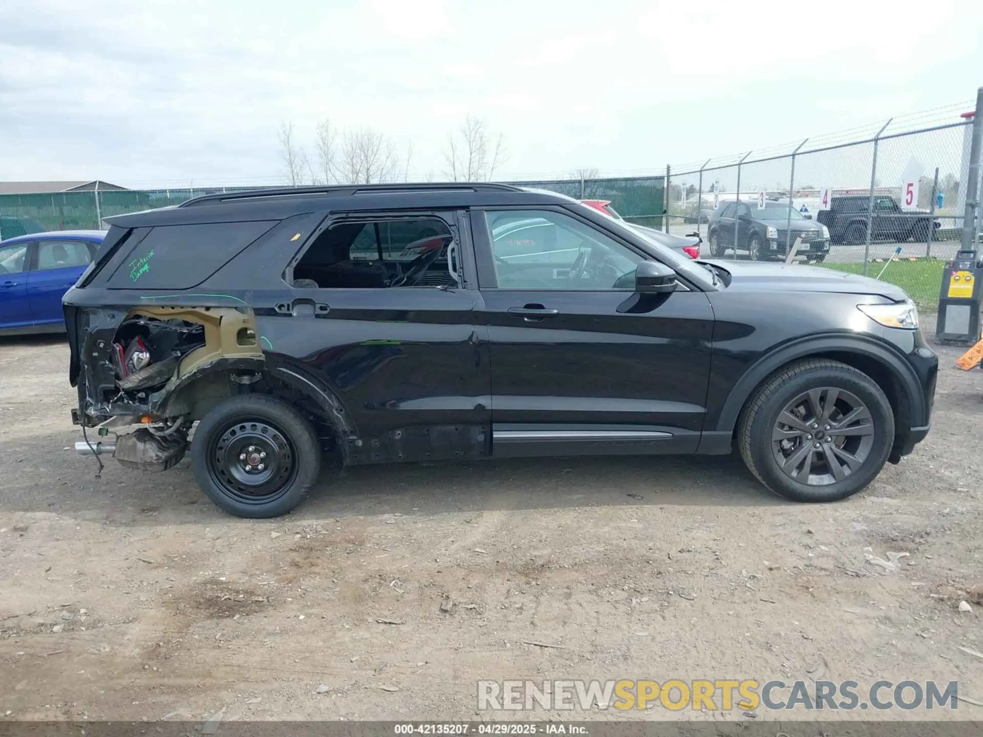 13 Photograph of a damaged car 1FMSK8DH4NGC33861 FORD EXPLORER 2022