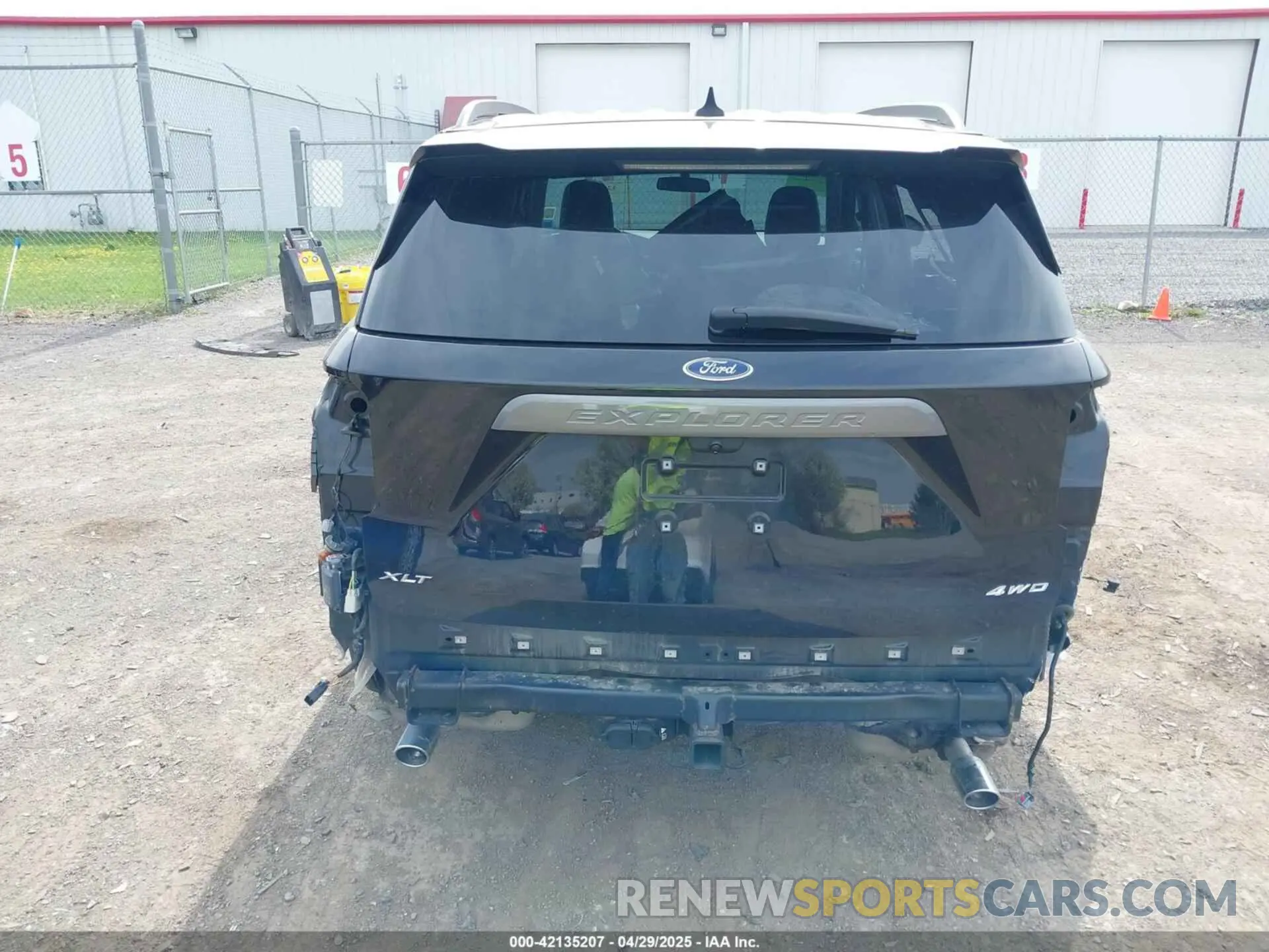 16 Photograph of a damaged car 1FMSK8DH4NGC33861 FORD EXPLORER 2022