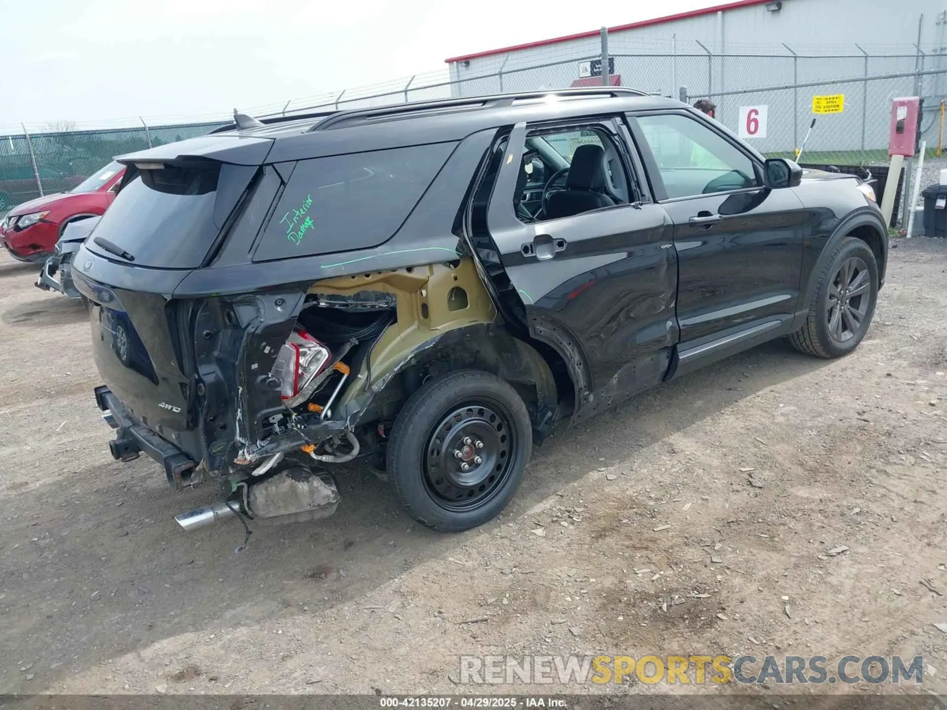 4 Photograph of a damaged car 1FMSK8DH4NGC33861 FORD EXPLORER 2022