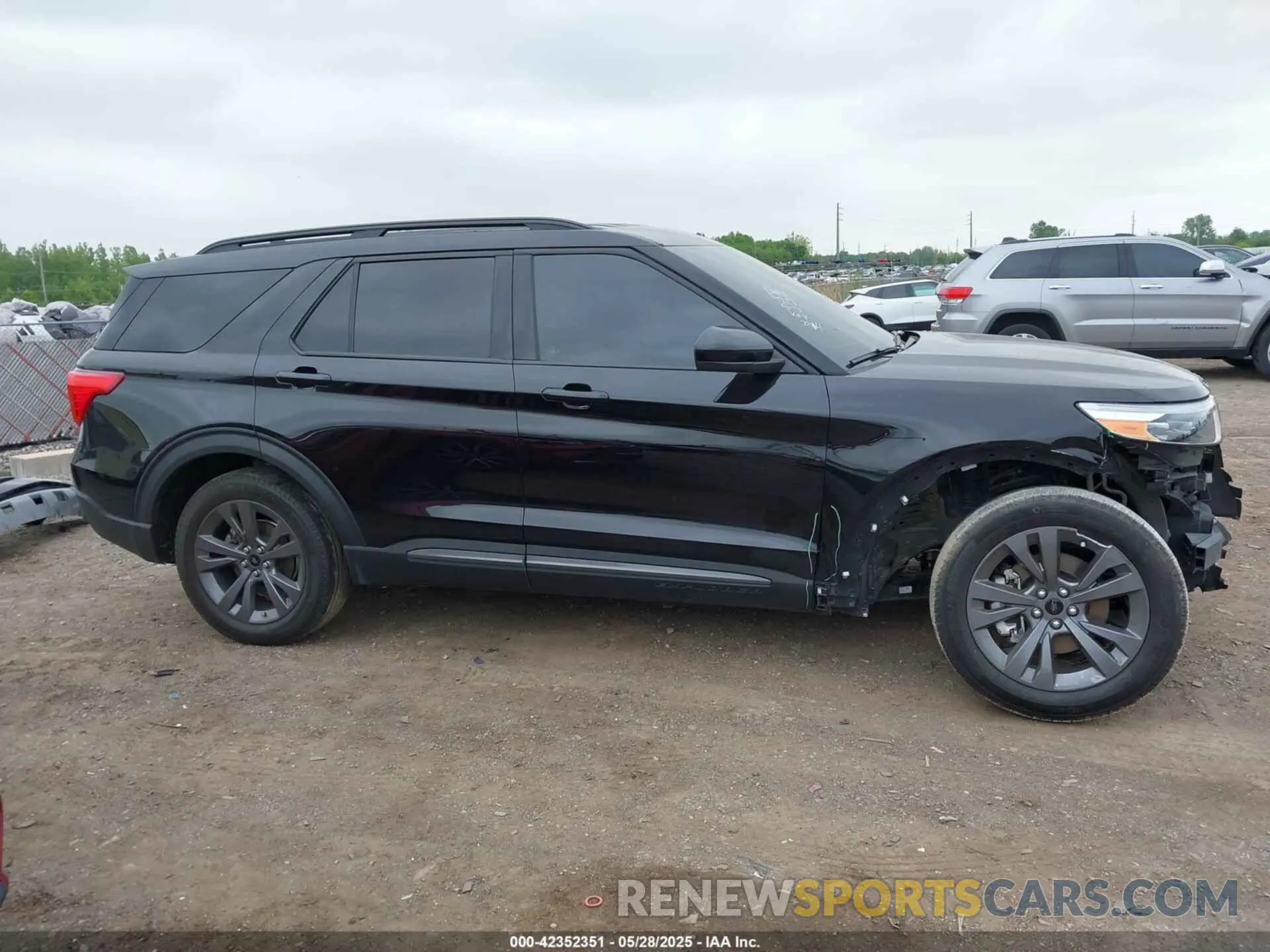 14 Photograph of a damaged car 1FMSK8DH5NGB07914 FORD EXPLORER 2022