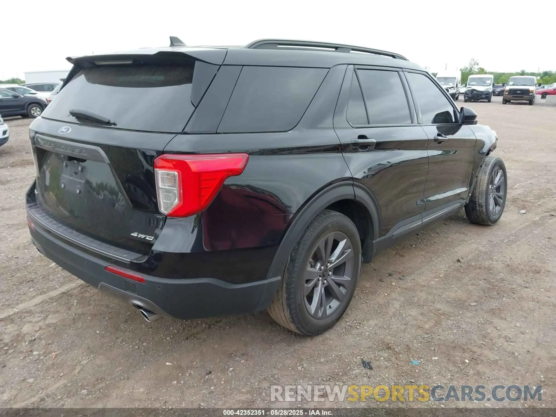 4 Photograph of a damaged car 1FMSK8DH5NGB07914 FORD EXPLORER 2022