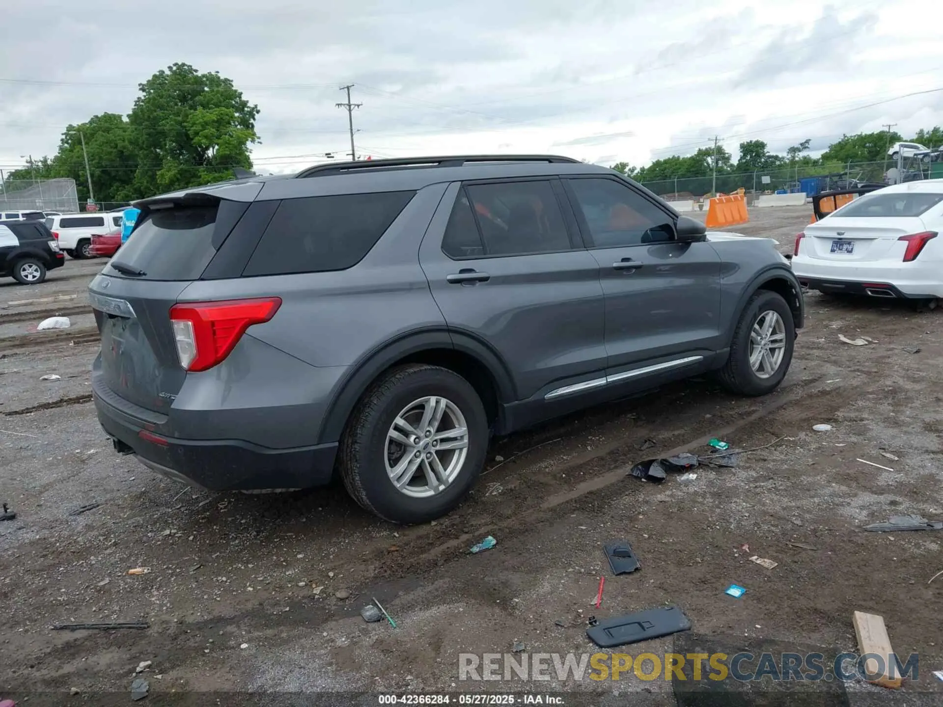 4 Photograph of a damaged car 1FMSK8DH5NGB22171 FORD EXPLORER 2022