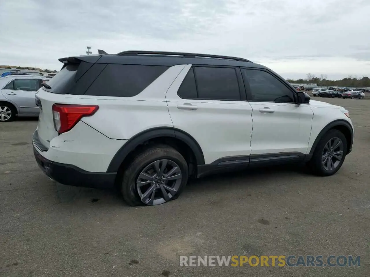 3 Photograph of a damaged car 1FMSK8DH5NGB41934 FORD EXPLORER 2022