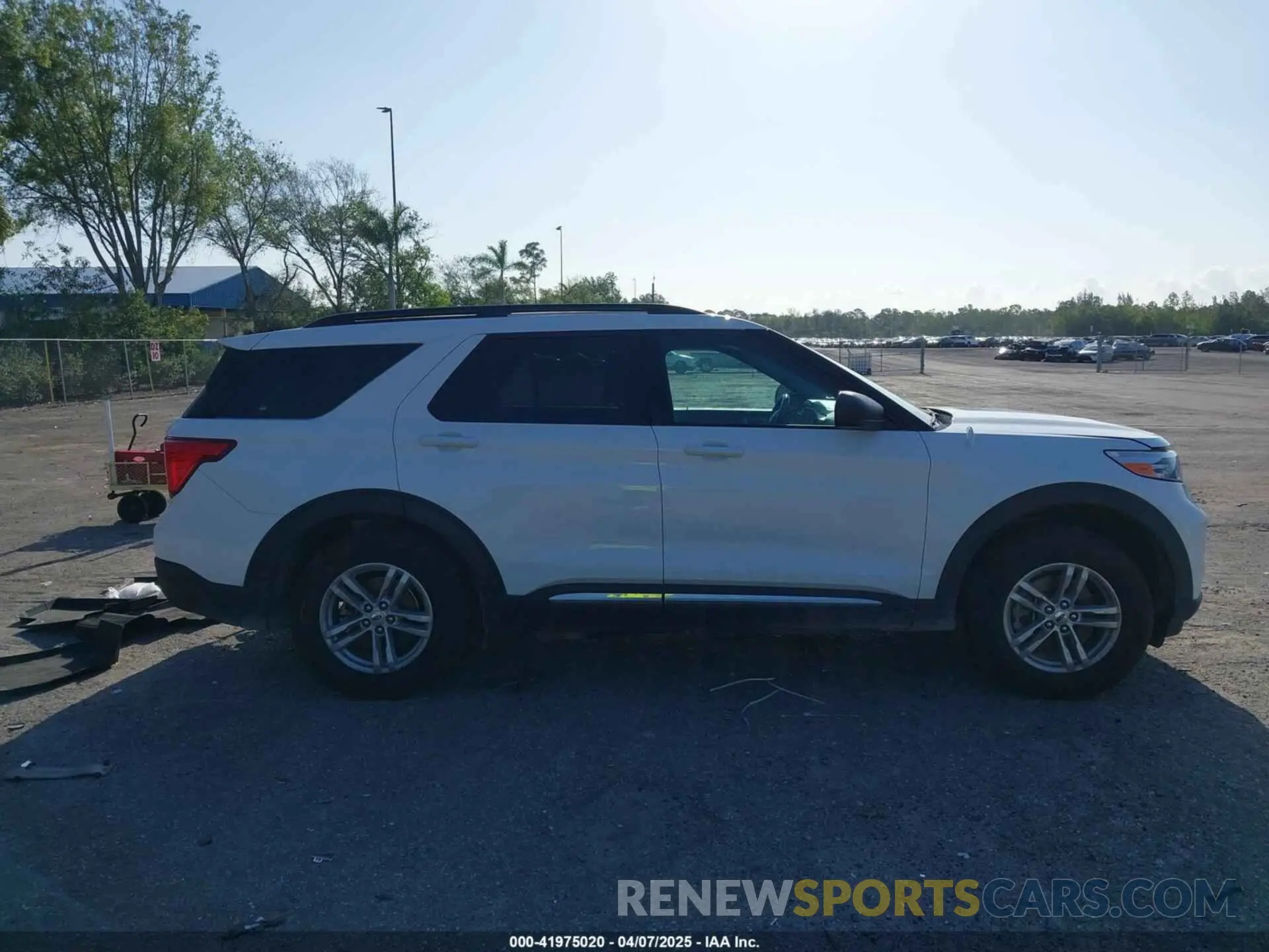 13 Photograph of a damaged car 1FMSK8DH6NGA49828 FORD EXPLORER 2022