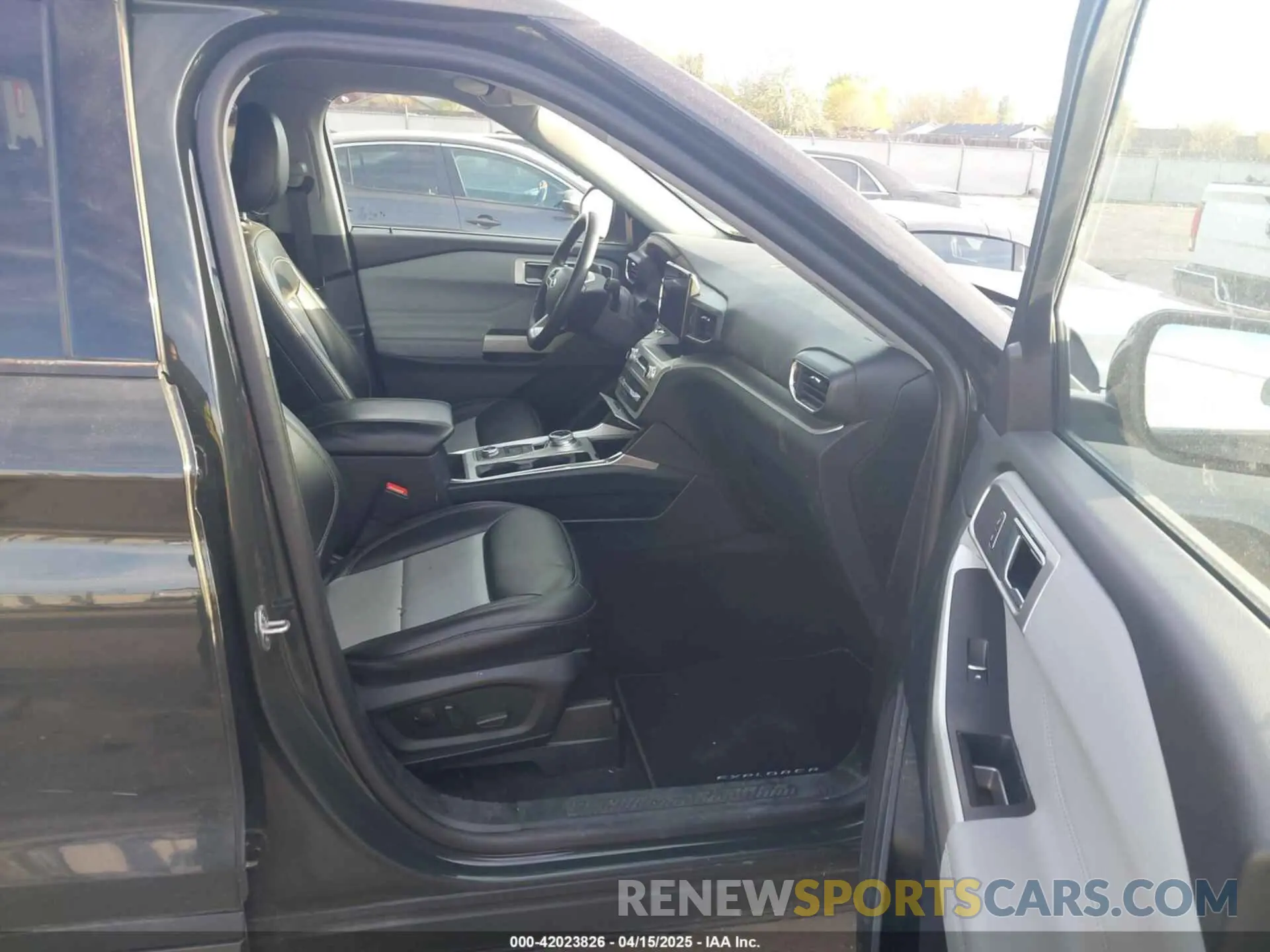 5 Photograph of a damaged car 1FMSK8DH6NGB54613 FORD EXPLORER 2022