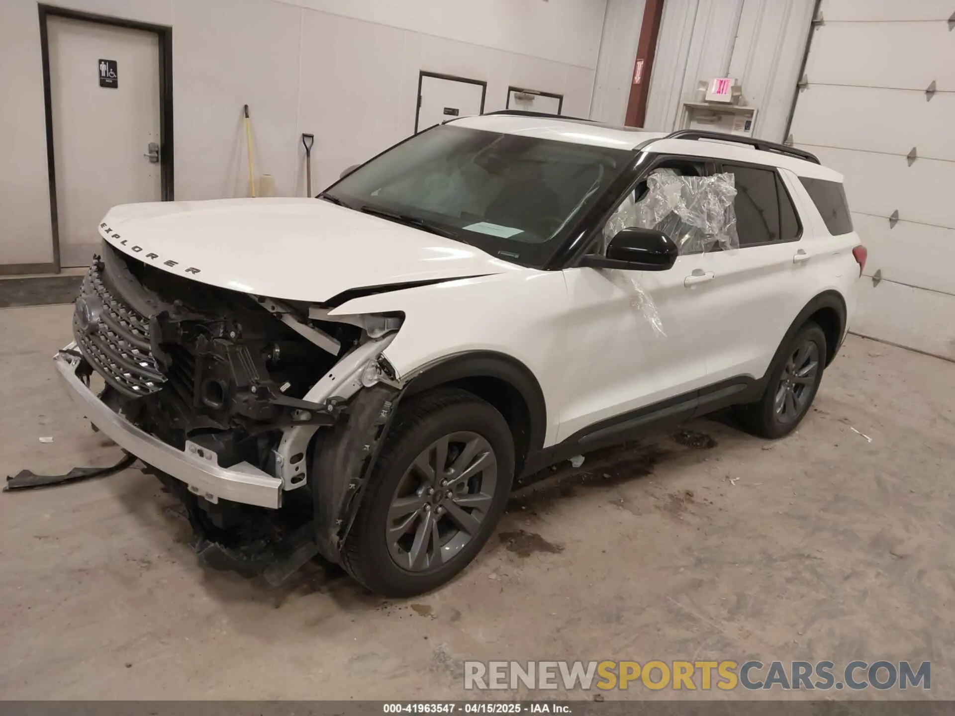 2 Photograph of a damaged car 1FMSK8DH6NGB96375 FORD EXPLORER 2022