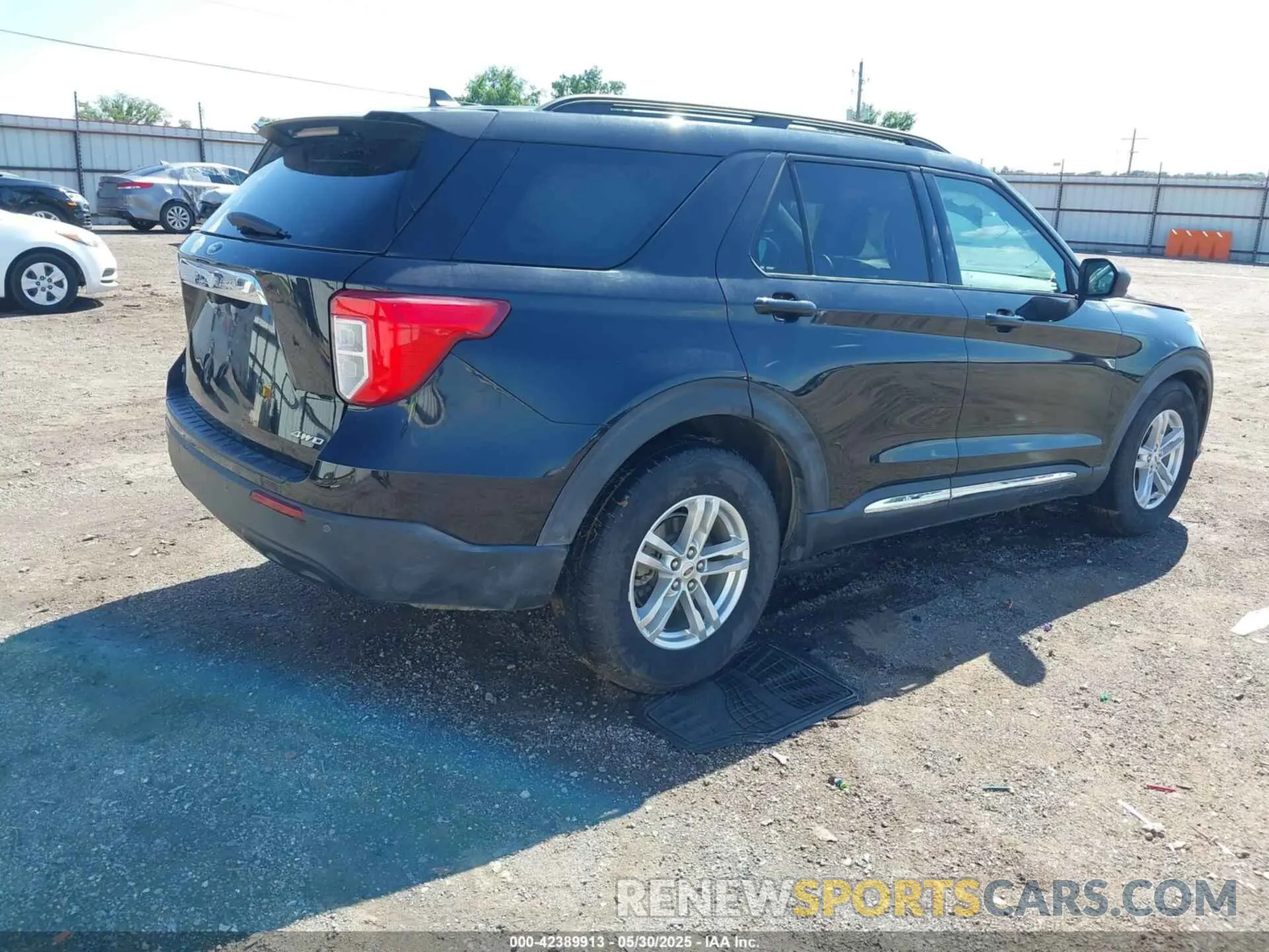 4 Photograph of a damaged car 1FMSK8DH7NGA38403 FORD EXPLORER 2022