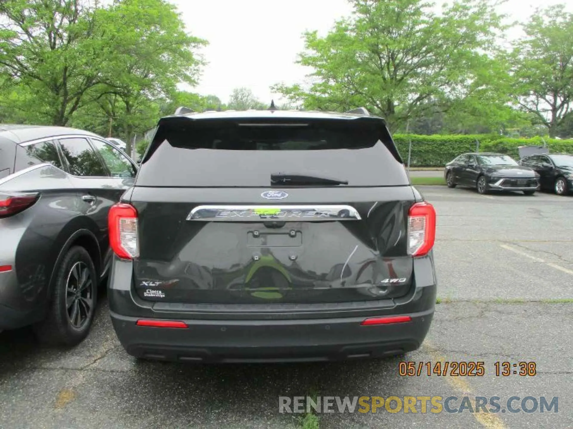 13 Photograph of a damaged car 1FMSK8DH8NGA60622 FORD EXPLORER 2022