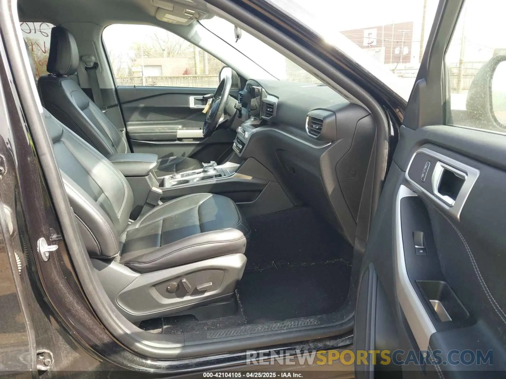 5 Photograph of a damaged car 1FMSK8DH8NGA87335 FORD EXPLORER 2022