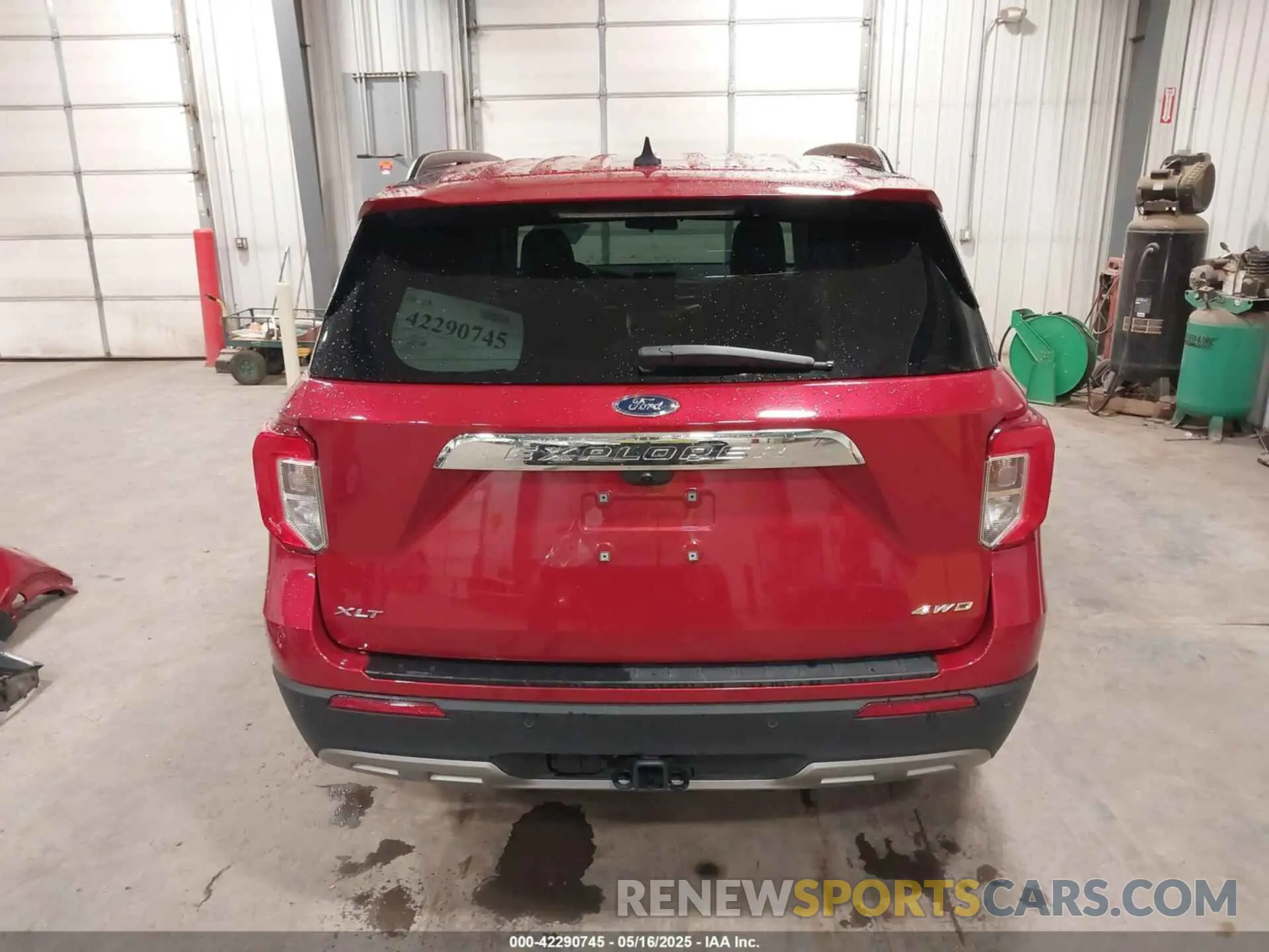 17 Photograph of a damaged car 1FMSK8DH8NGB74555 FORD EXPLORER 2022