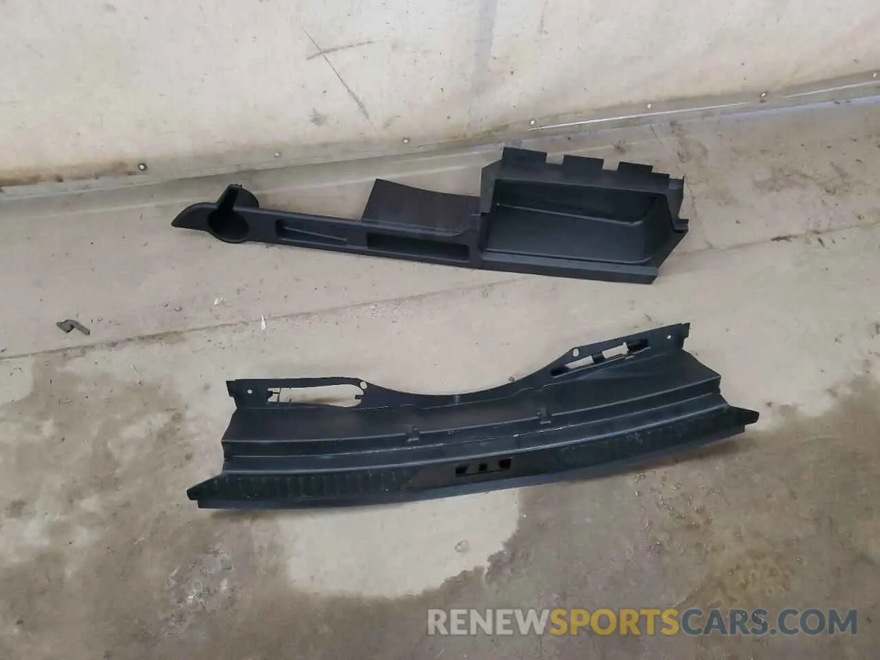 13 Photograph of a damaged car 1FMSK8DH8NGB97480 FORD EXPLORER 2022