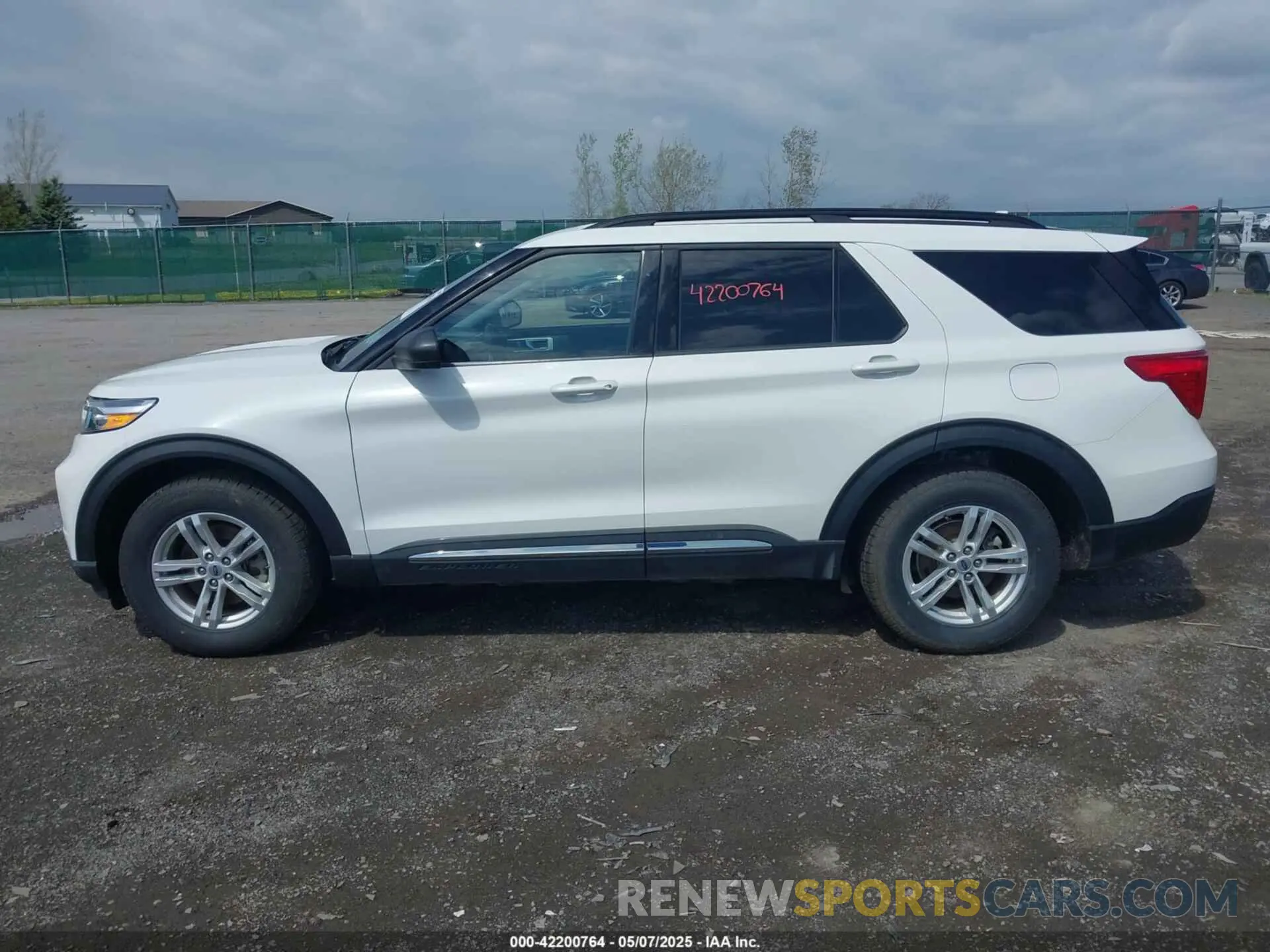14 Photograph of a damaged car 1FMSK8DH8NGB99424 FORD EXPLORER 2022