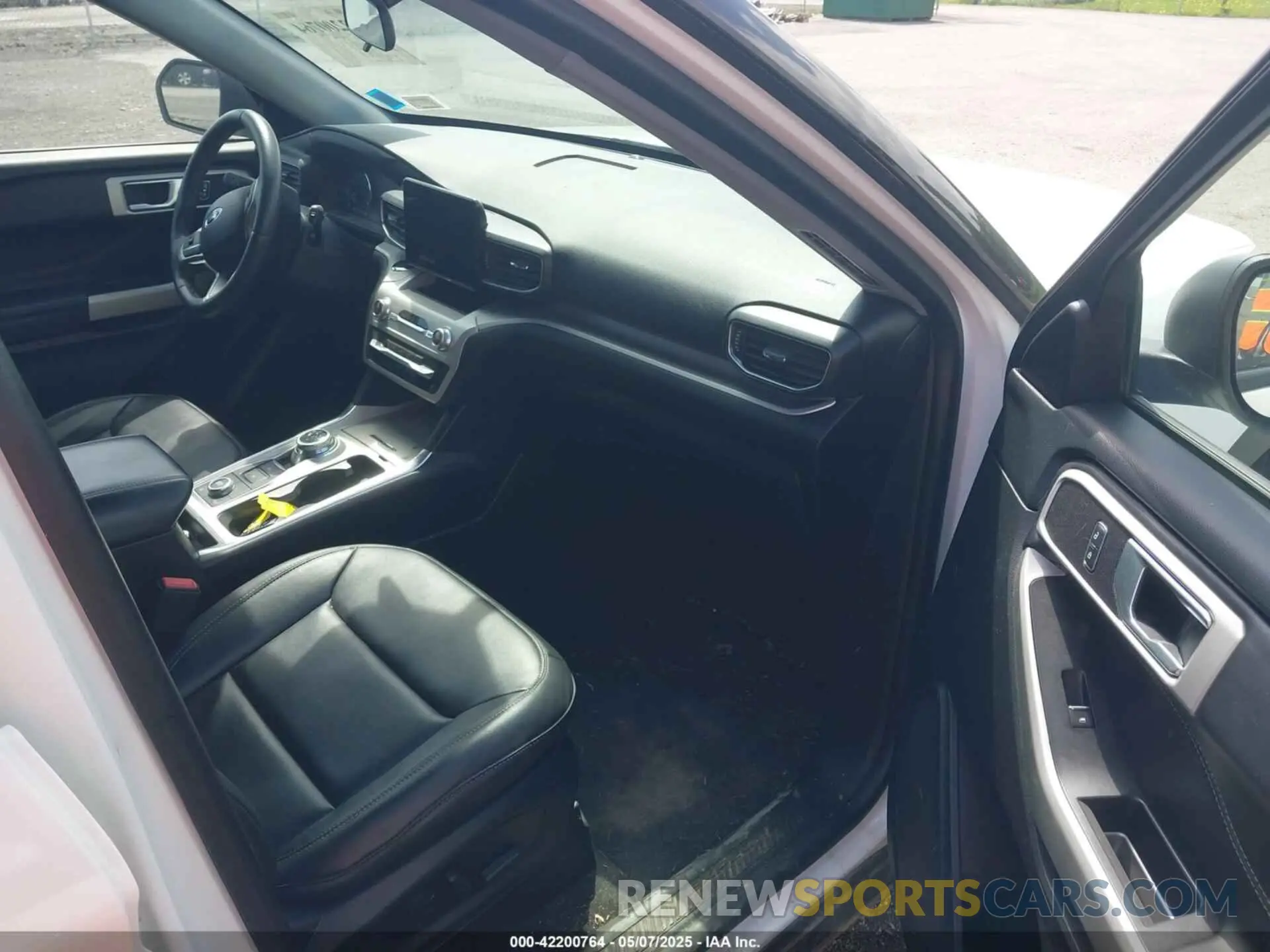 5 Photograph of a damaged car 1FMSK8DH8NGB99424 FORD EXPLORER 2022