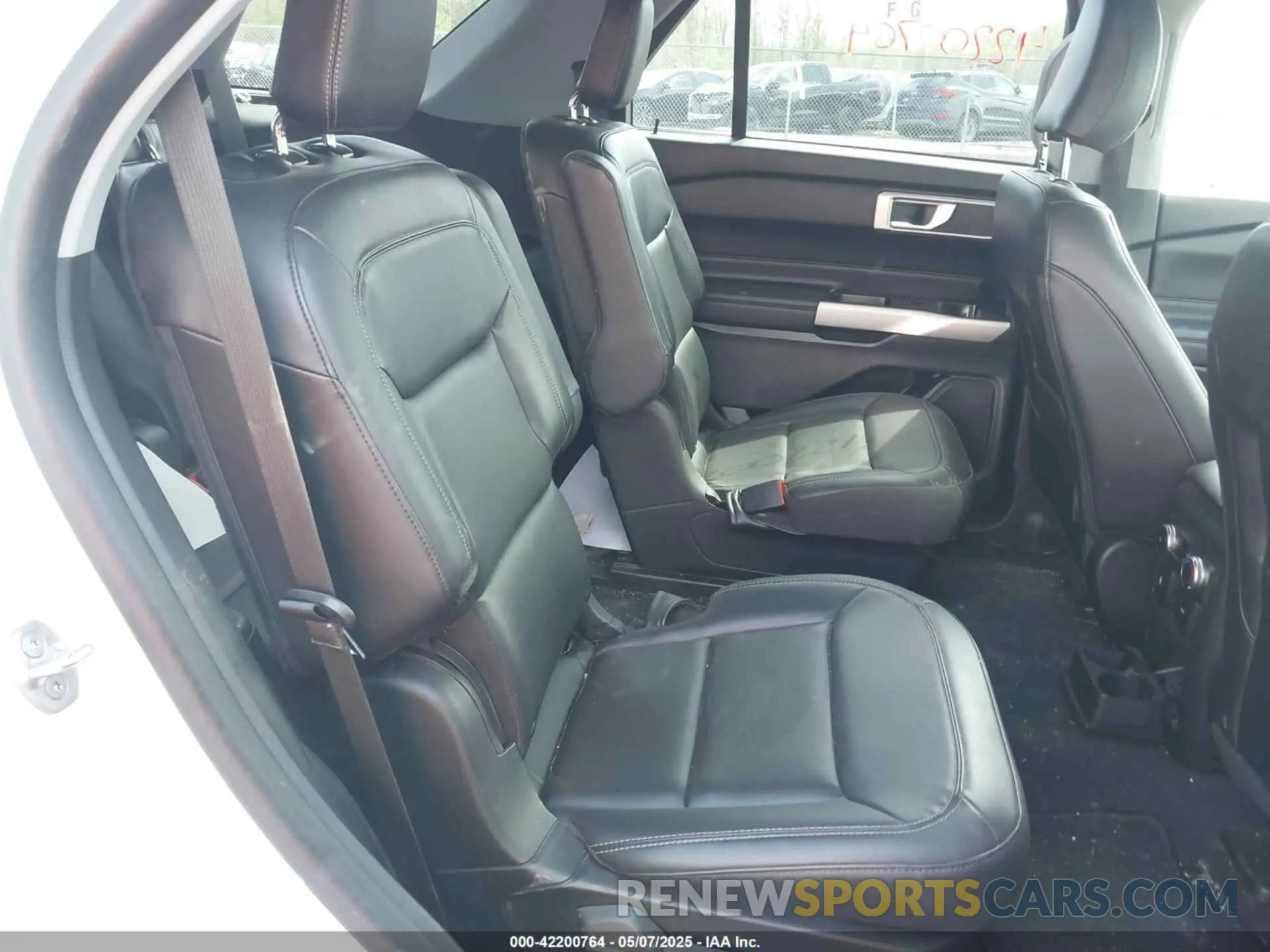 8 Photograph of a damaged car 1FMSK8DH8NGB99424 FORD EXPLORER 2022